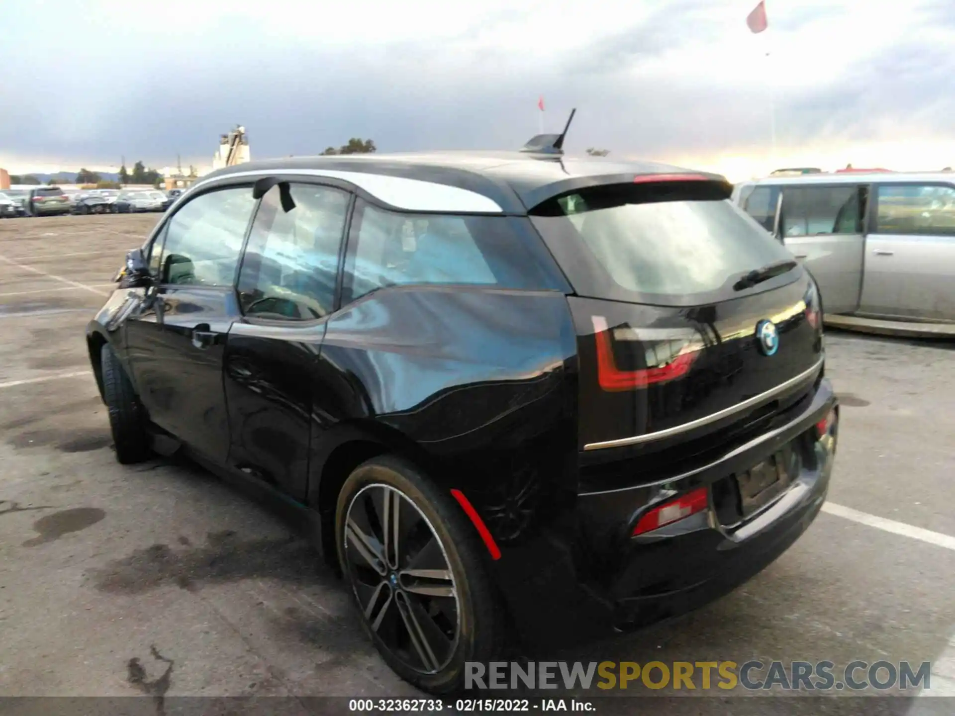 3 Photograph of a damaged car WBY8P4C50K7D66873 BMW I3 2019