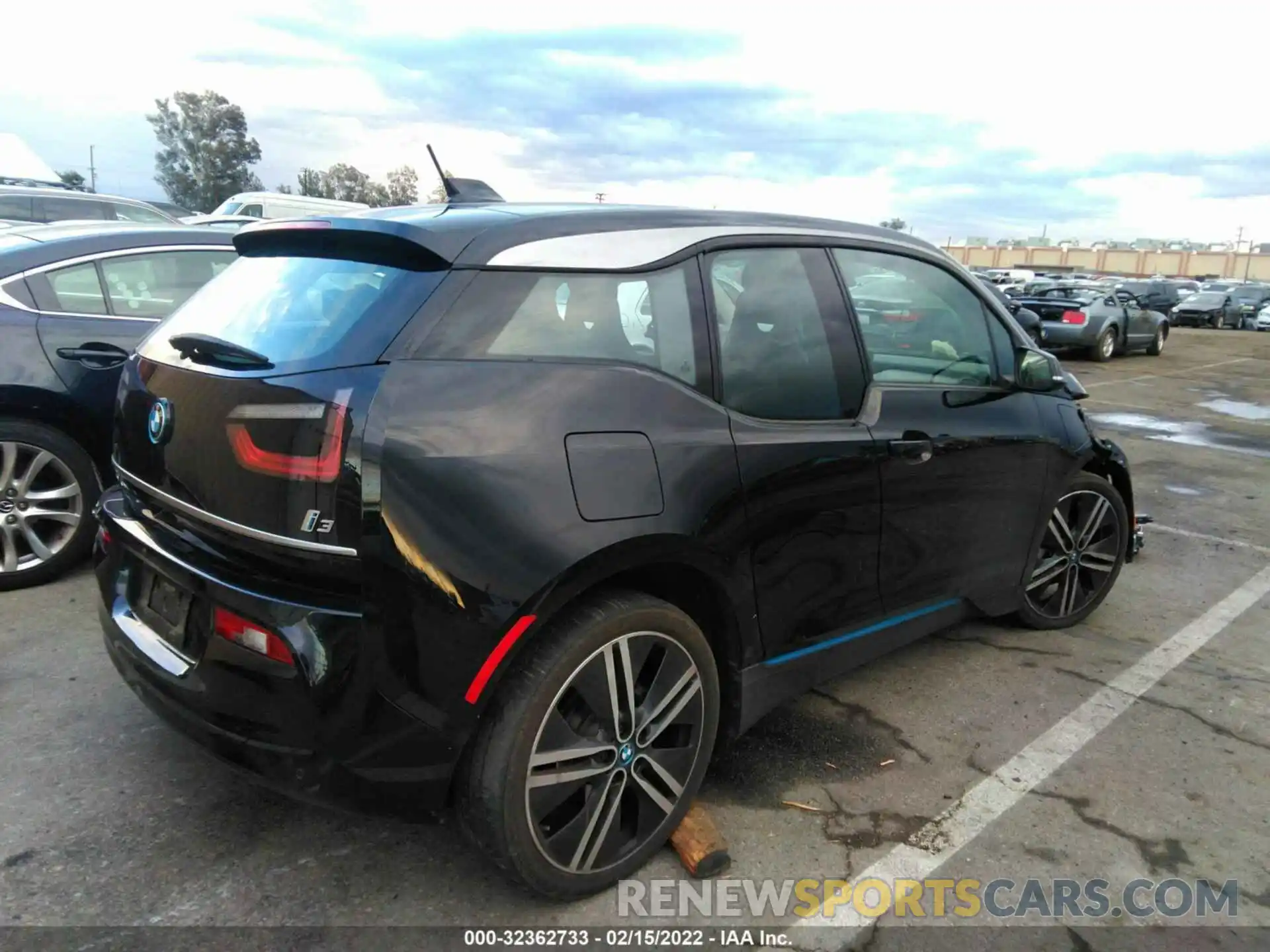 4 Photograph of a damaged car WBY8P4C50K7D66873 BMW I3 2019