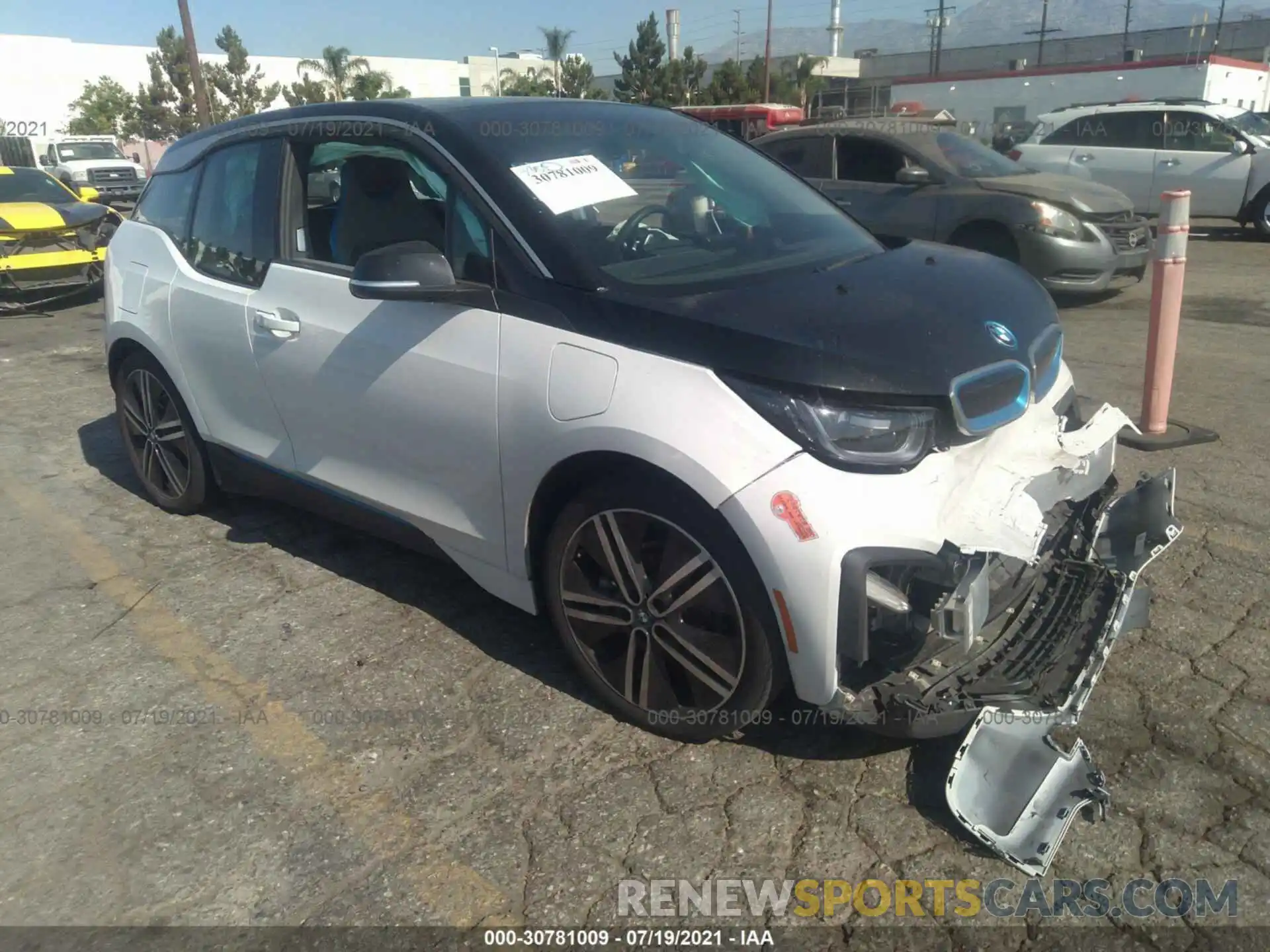 1 Photograph of a damaged car WBY8P4C50K7D99405 BMW I3 2019