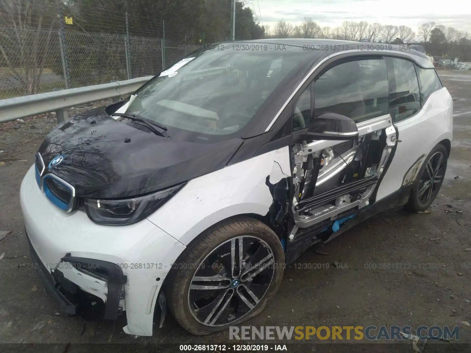 2 Фотография поврежденного автомобиля WBY8P4C50K7E48523 BMW I3 2019