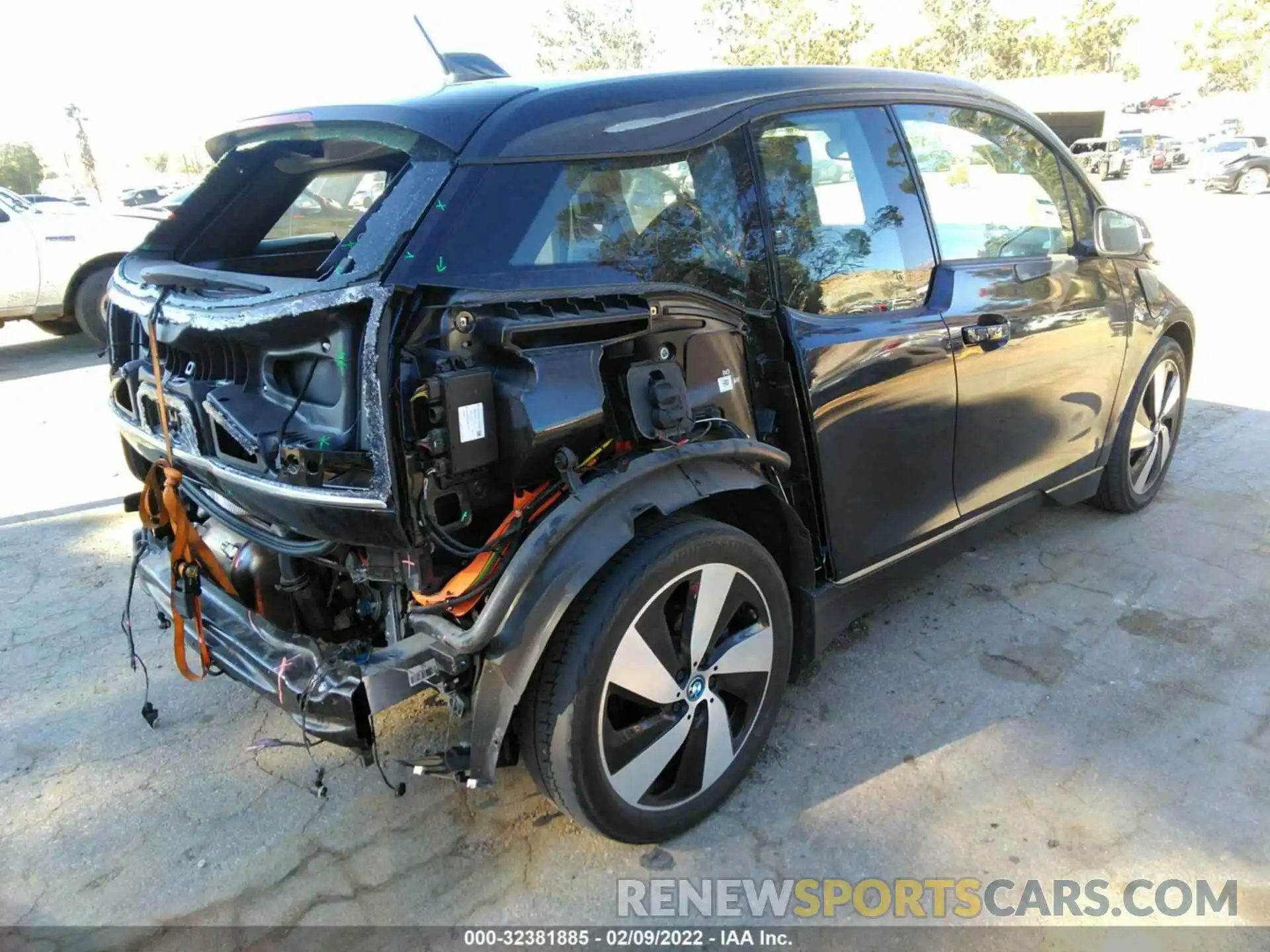 4 Photograph of a damaged car WBY8P4C52K7E22666 BMW I3 2019