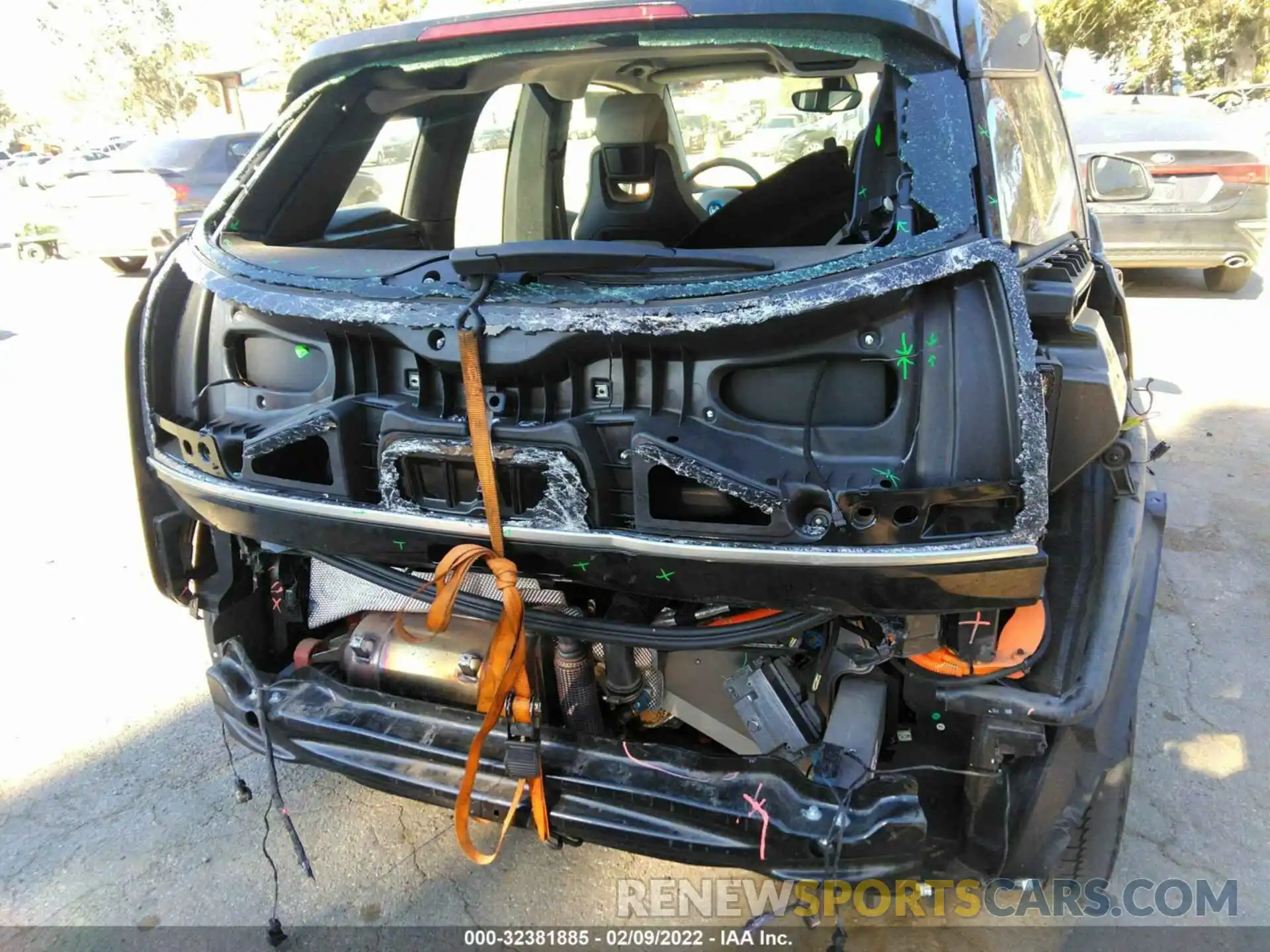 6 Photograph of a damaged car WBY8P4C52K7E22666 BMW I3 2019