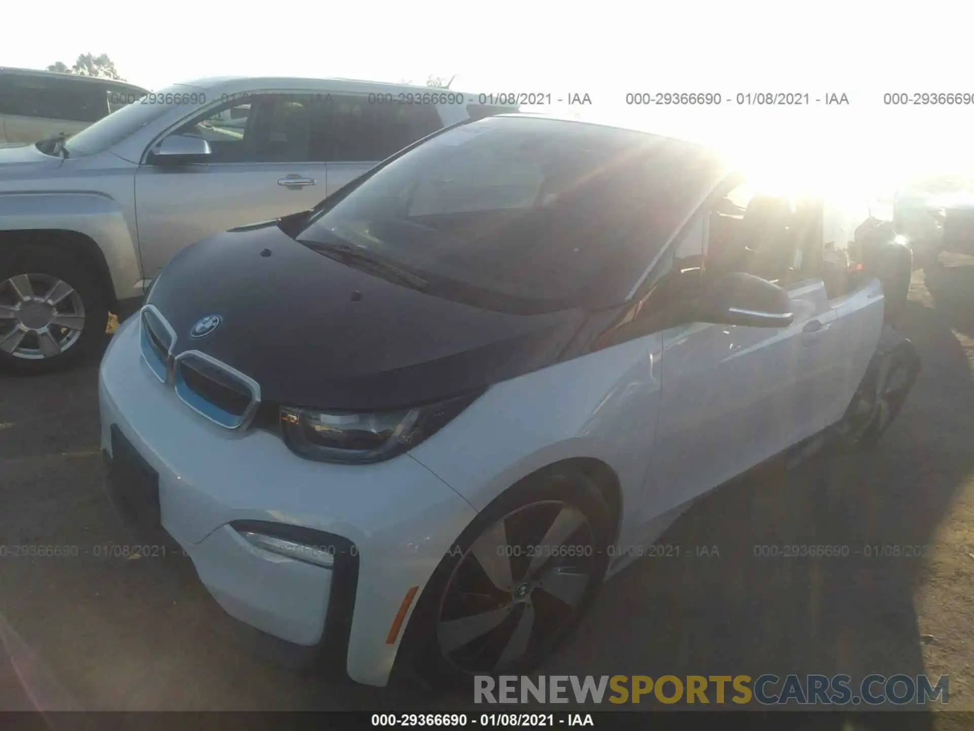 2 Фотография поврежденного автомобиля WBY8P4C53K7E10879 BMW I3 2019