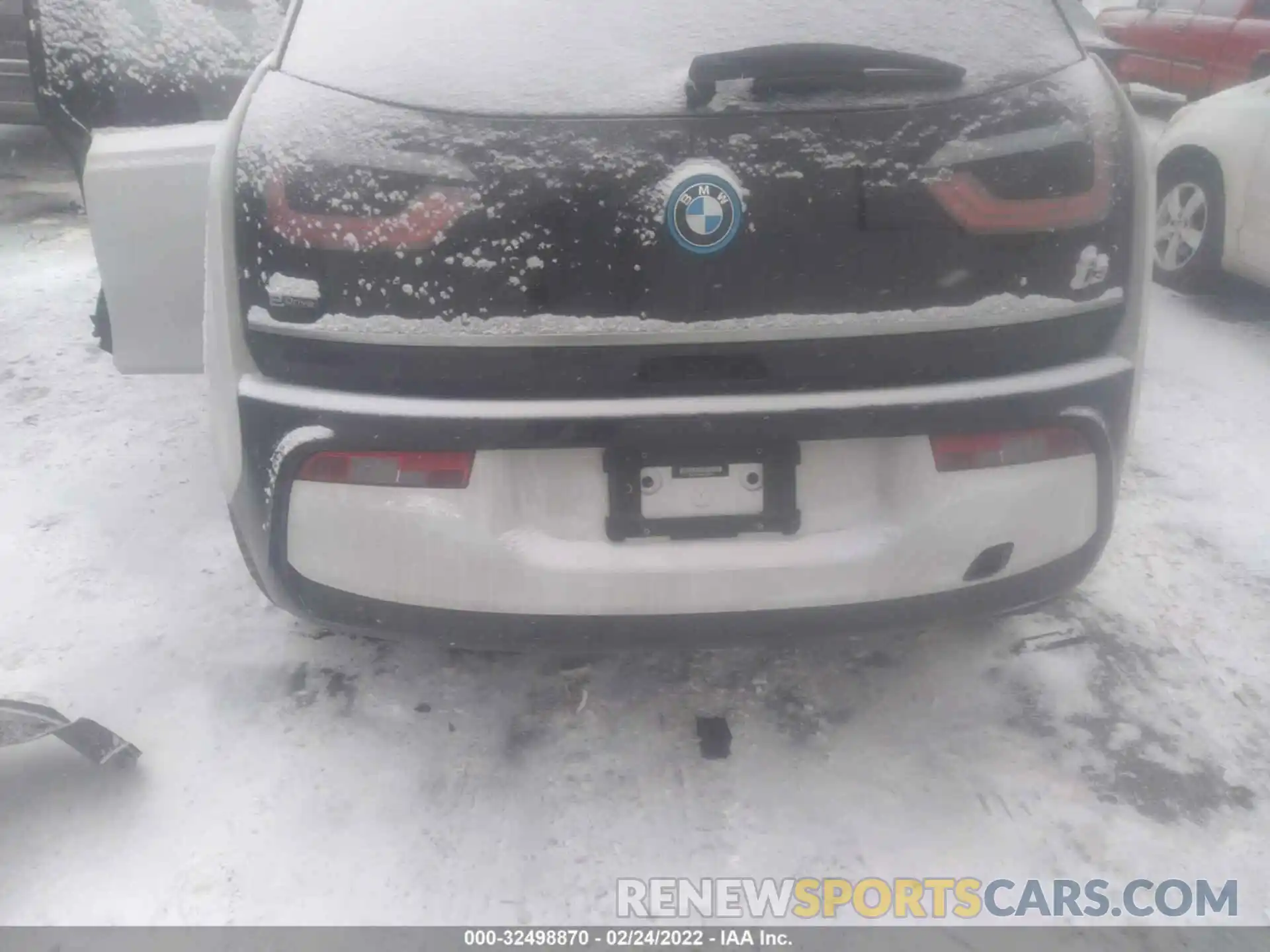 10 Photograph of a damaged car WBY8P4C54K7D08605 BMW I3 2019