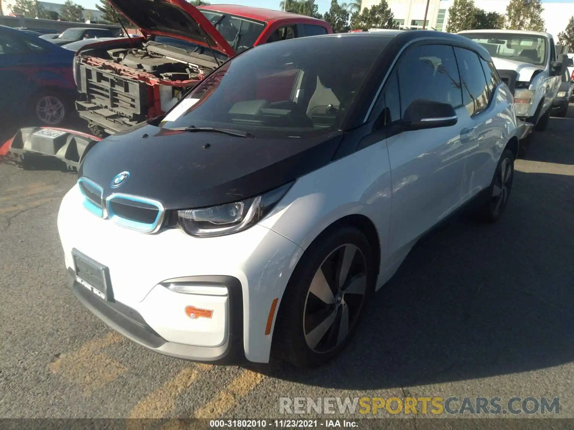 2 Фотография поврежденного автомобиля WBY8P4C54K7F26978 BMW I3 2019