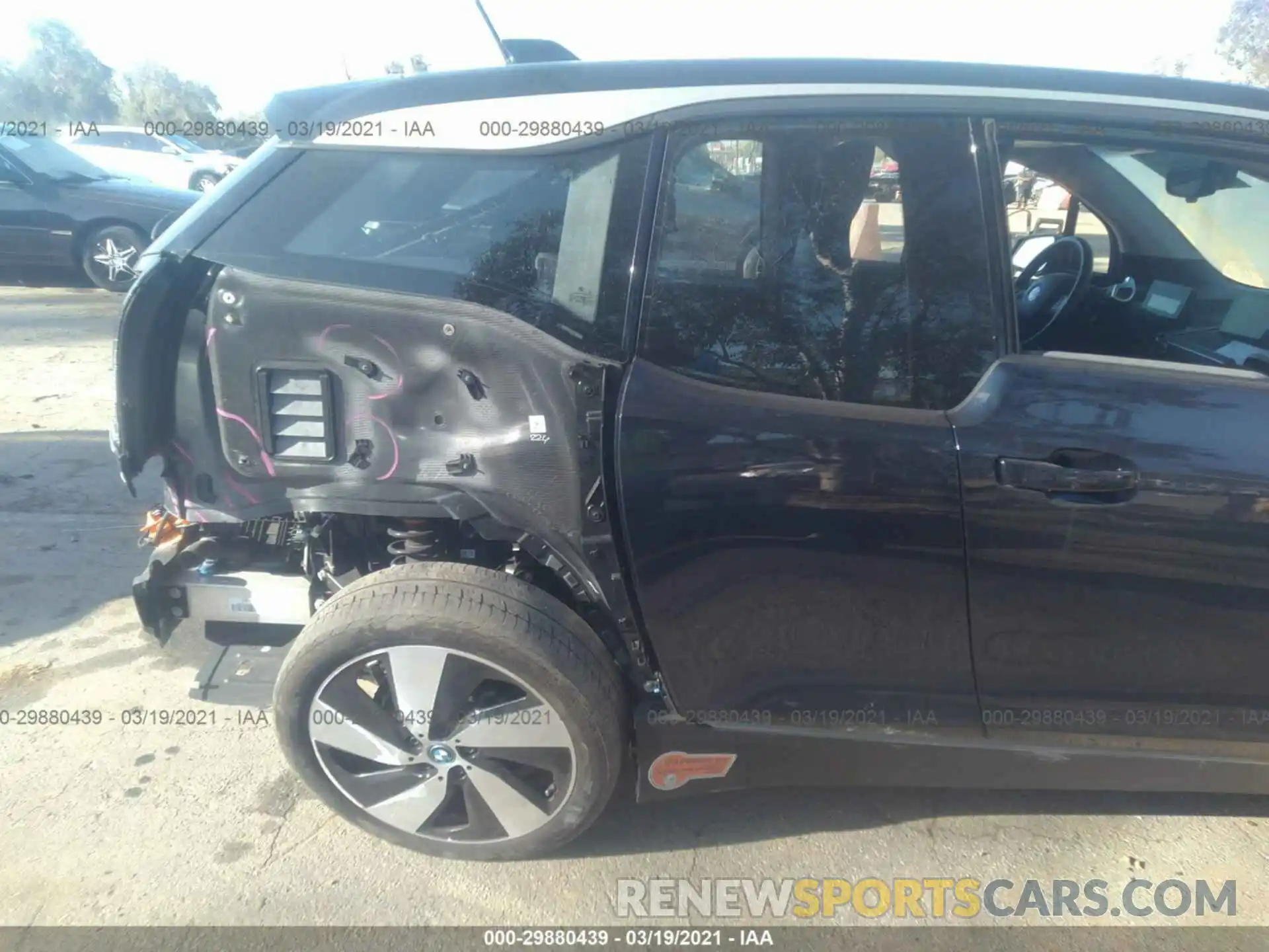 6 Photograph of a damaged car WBY8P4C55K7E00516 BMW I3 2019