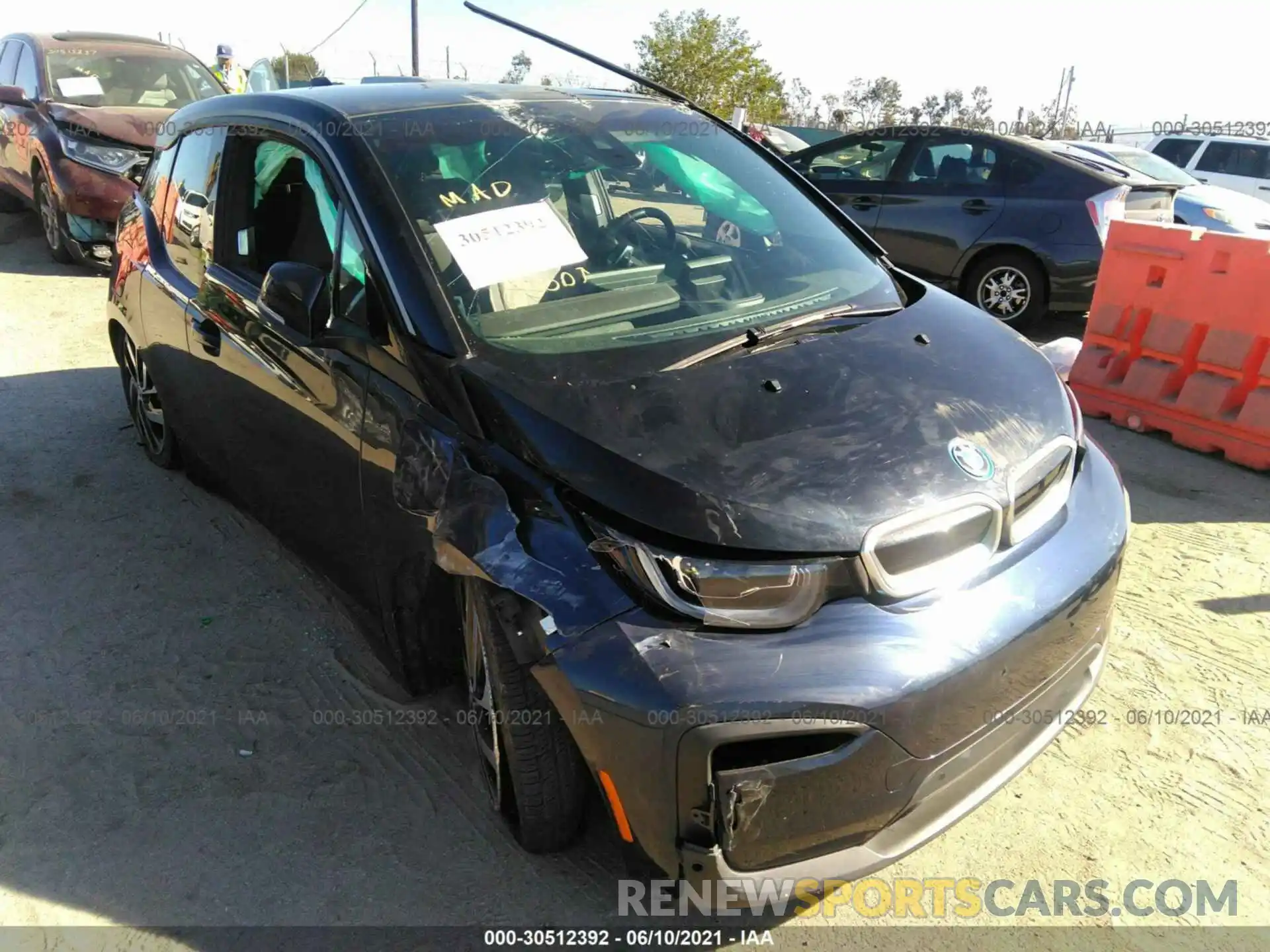 1 Photograph of a damaged car WBY8P4C55KVD32309 BMW I3 2019