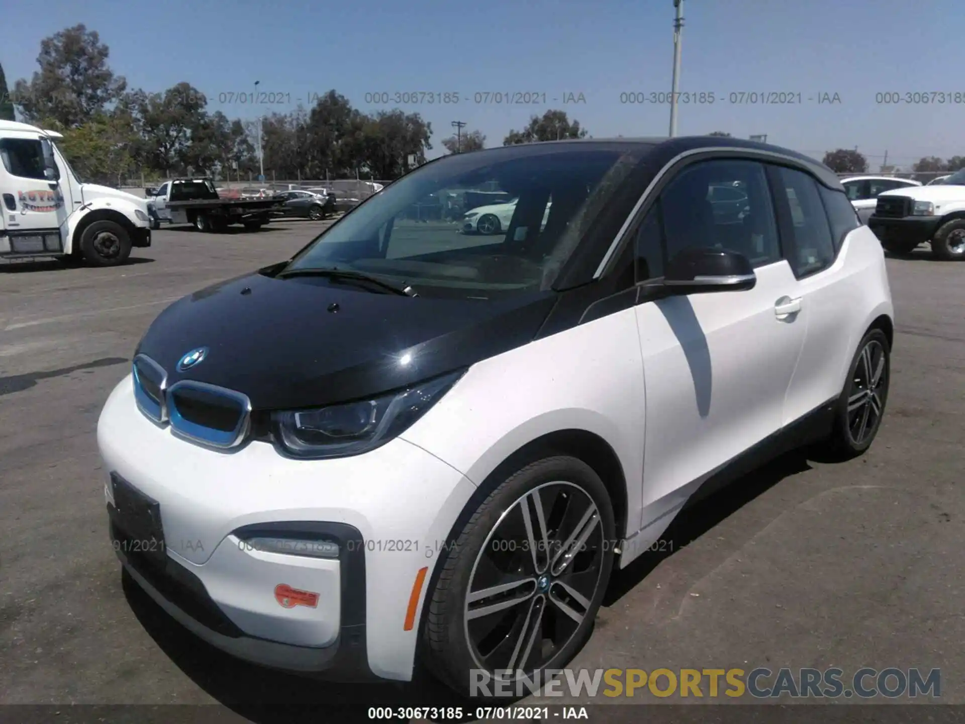 2 Фотография поврежденного автомобиля WBY8P4C56K7E23867 BMW I3 2019