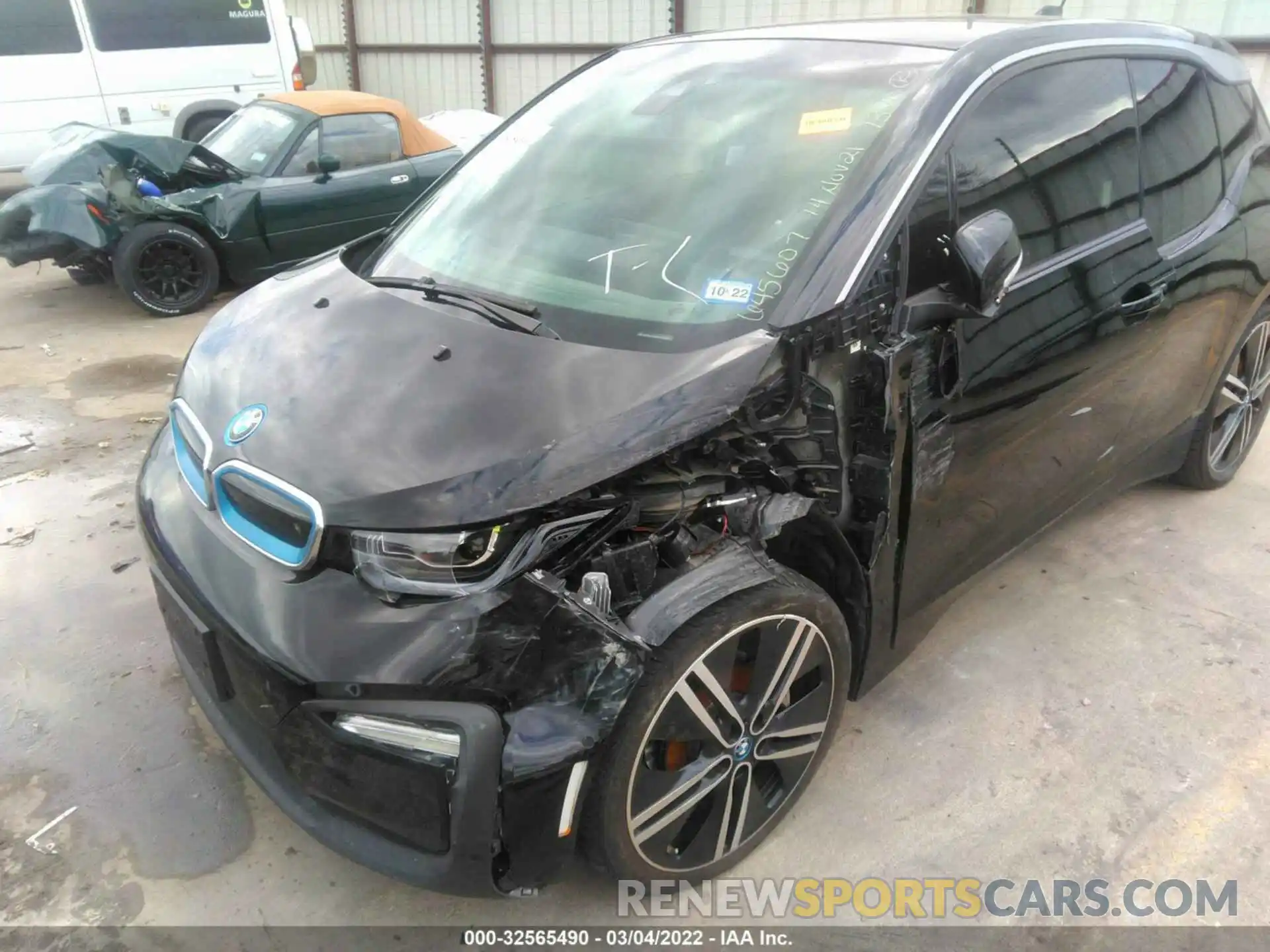 6 Photograph of a damaged car WBY8P4C58K7D97370 BMW I3 2019