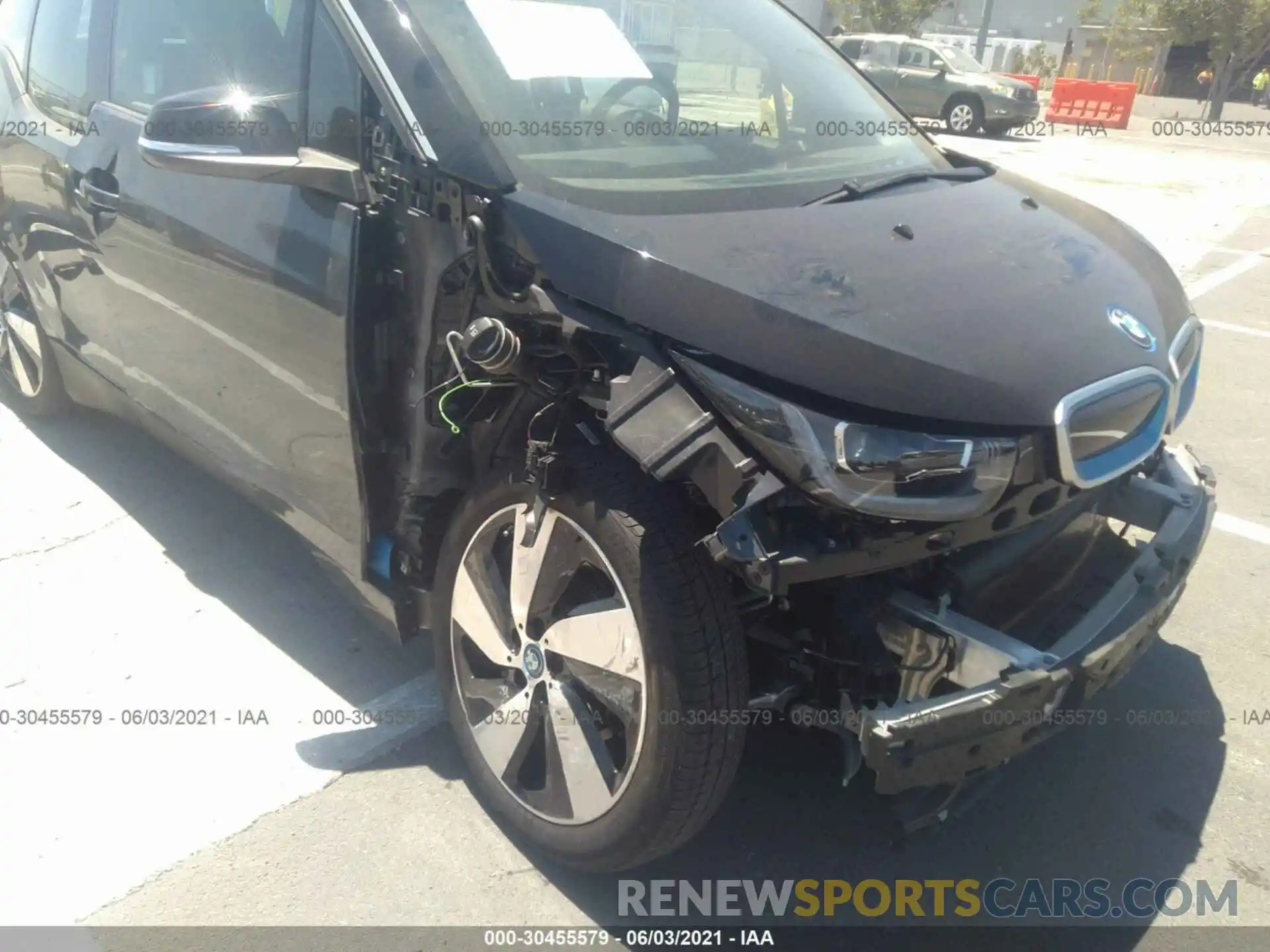 6 Photograph of a damaged car WBY8P4C5XK7E53891 BMW I3 2019