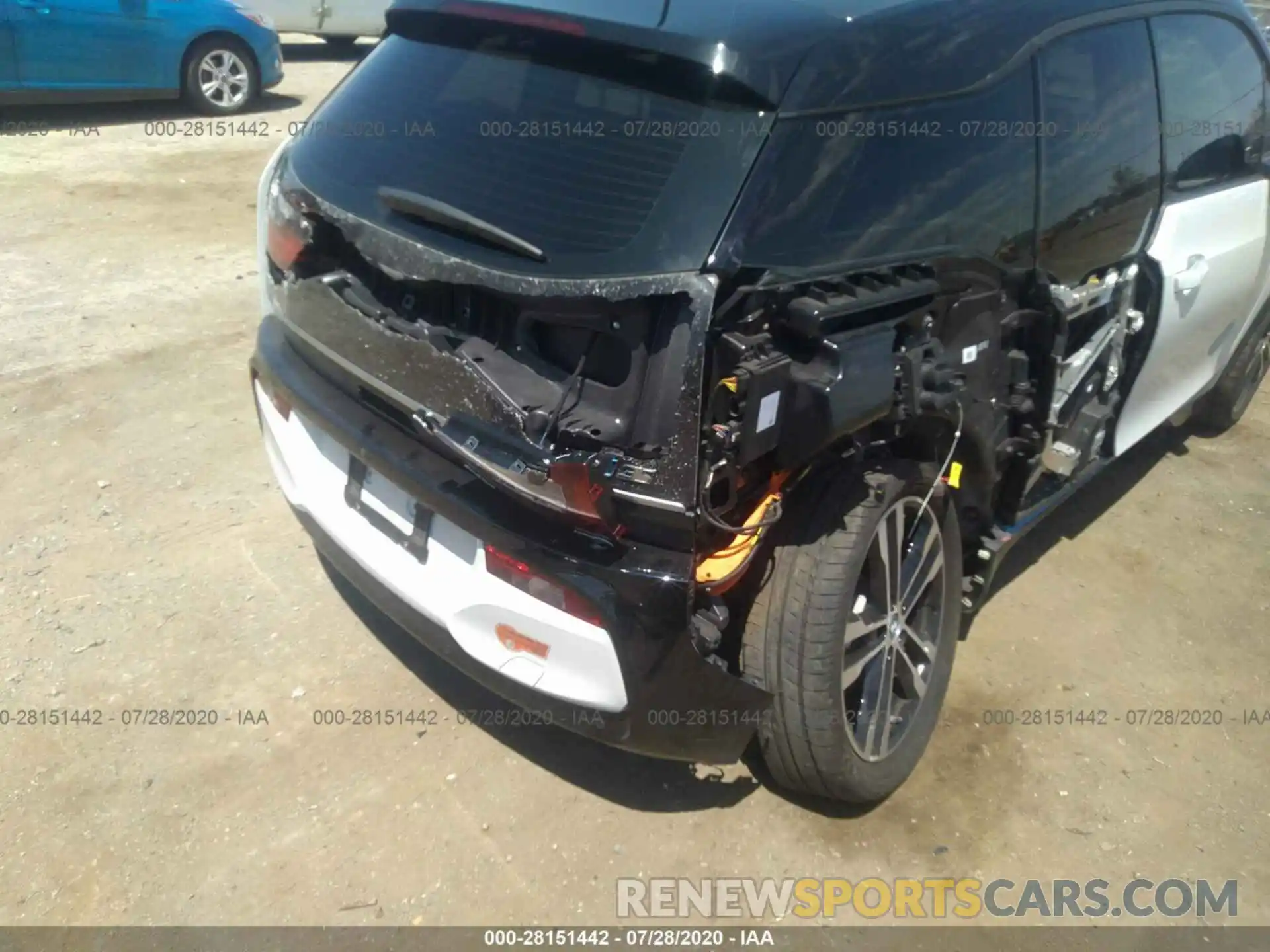 6 Photograph of a damaged car WBY8P6C55K7D06311 BMW I3 2019