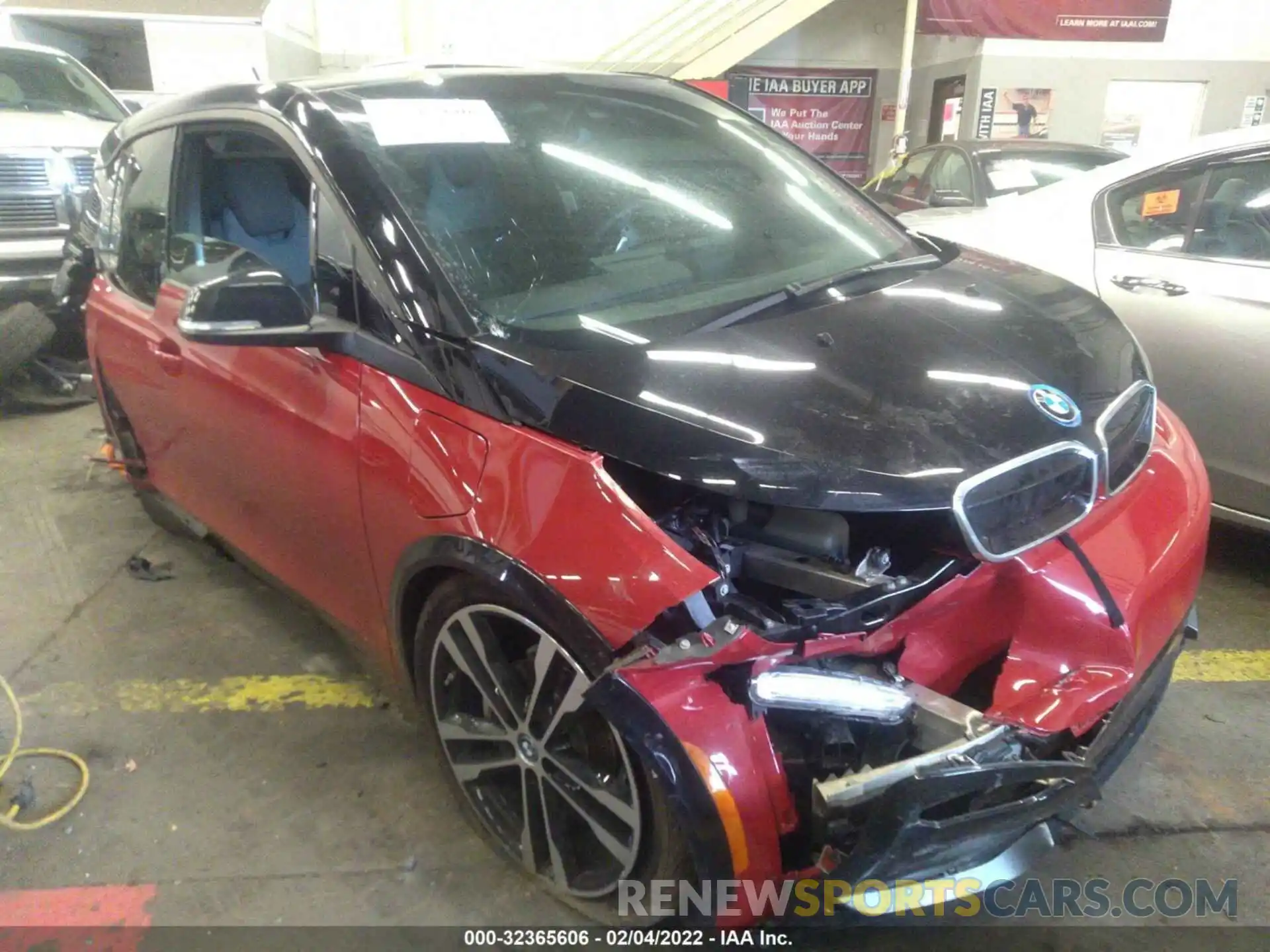 1 Photograph of a damaged car WBY8P8C50K7D21102 BMW I3 2019