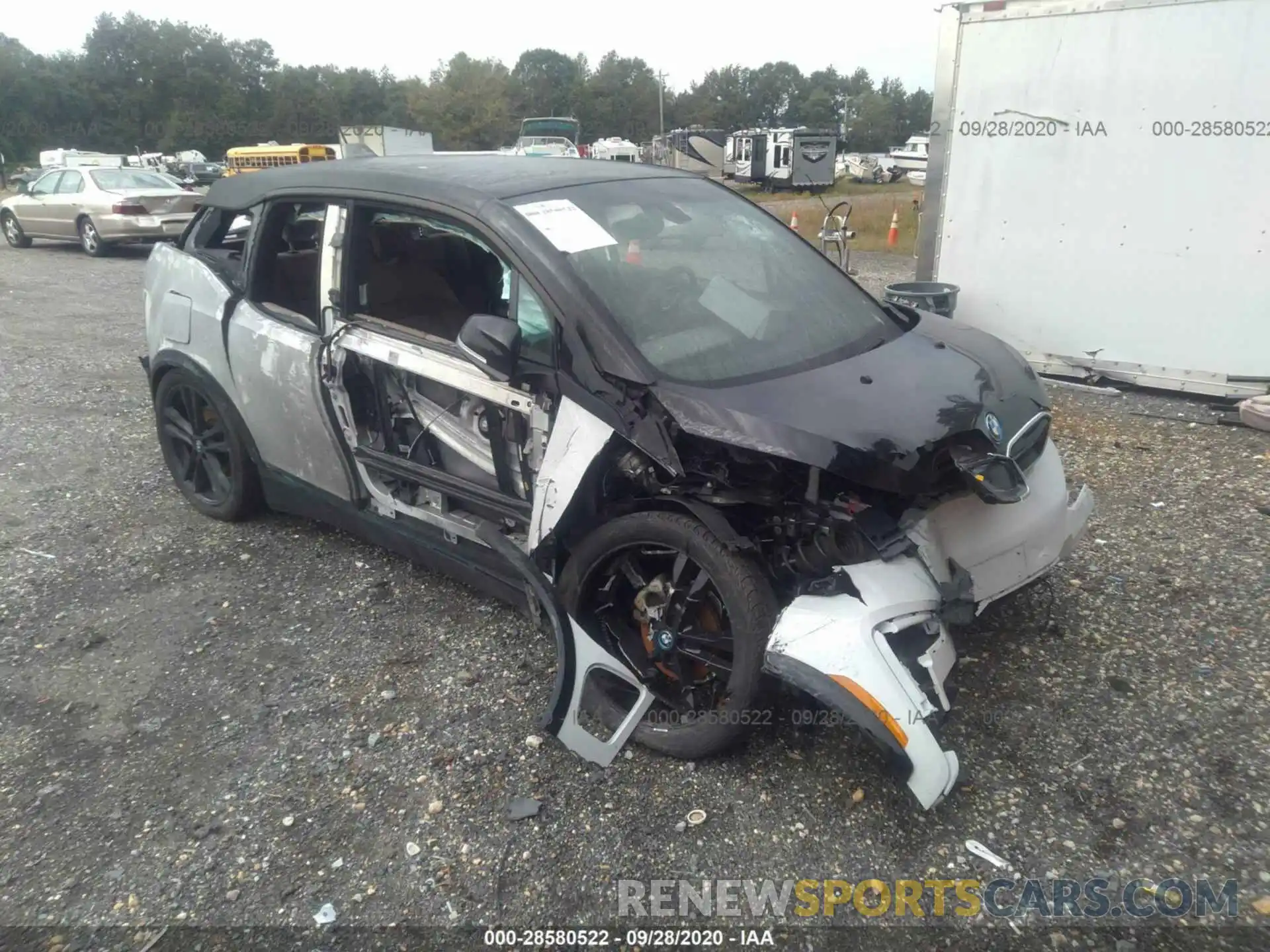 1 Photograph of a damaged car WBY8P8C52K7E86004 BMW I3 2019