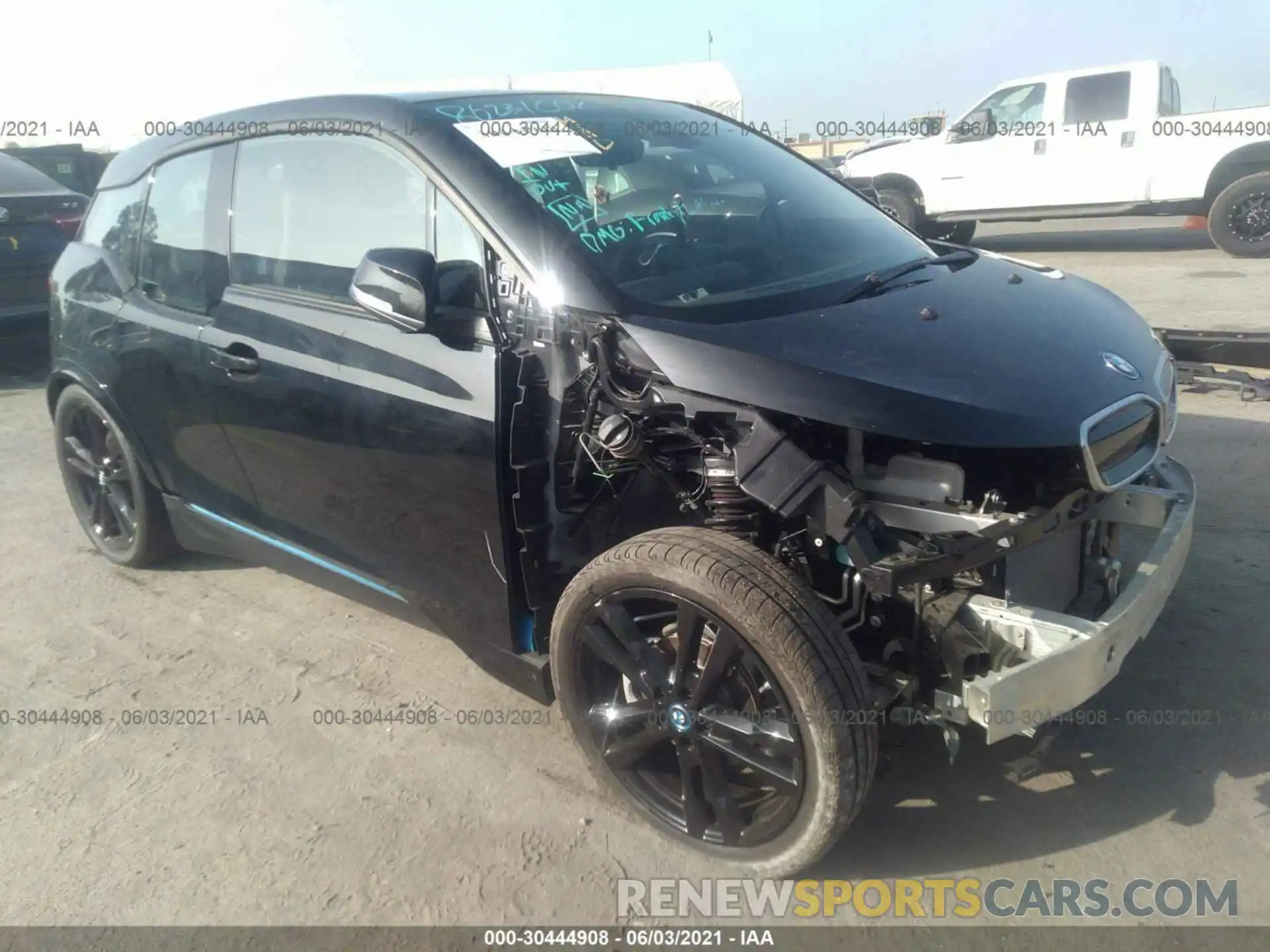 1 Photograph of a damaged car WBY8P8C5XK7E86073 BMW I3 2019