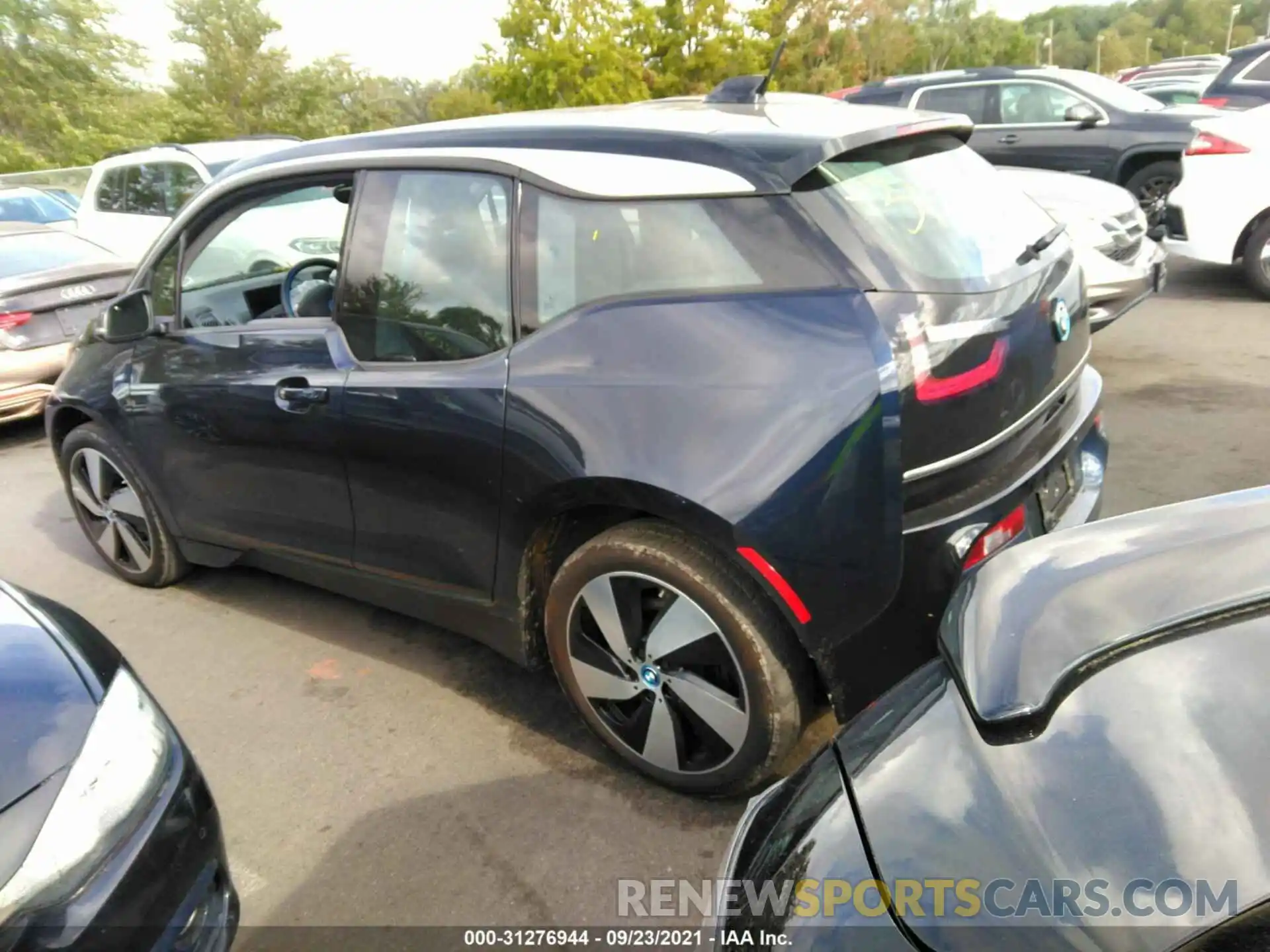 3 Photograph of a damaged car WBY8P4C08L7G30847 BMW I3 2020