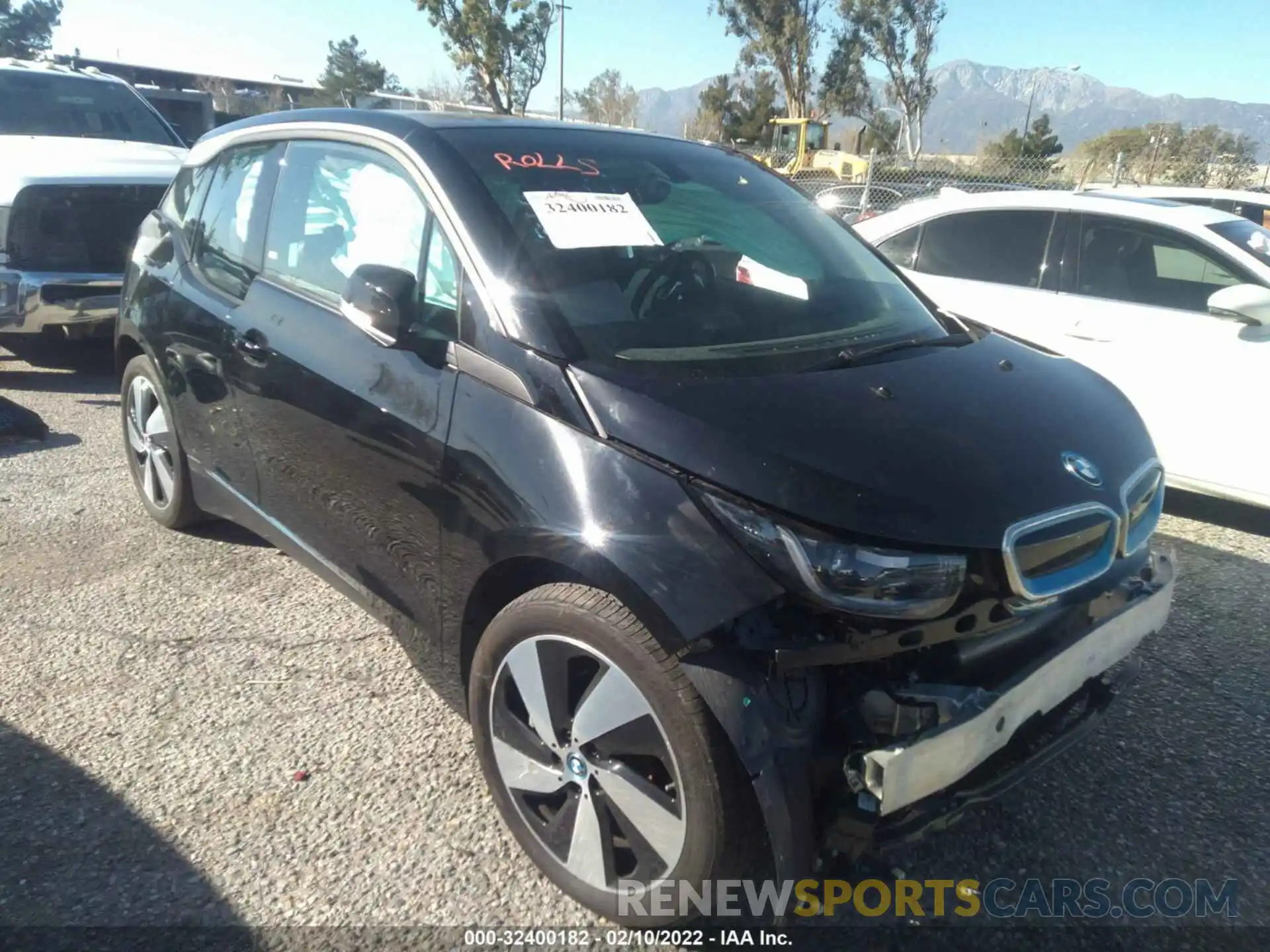 1 Photograph of a damaged car WBY8P2C09M7H63610 BMW I3 2021