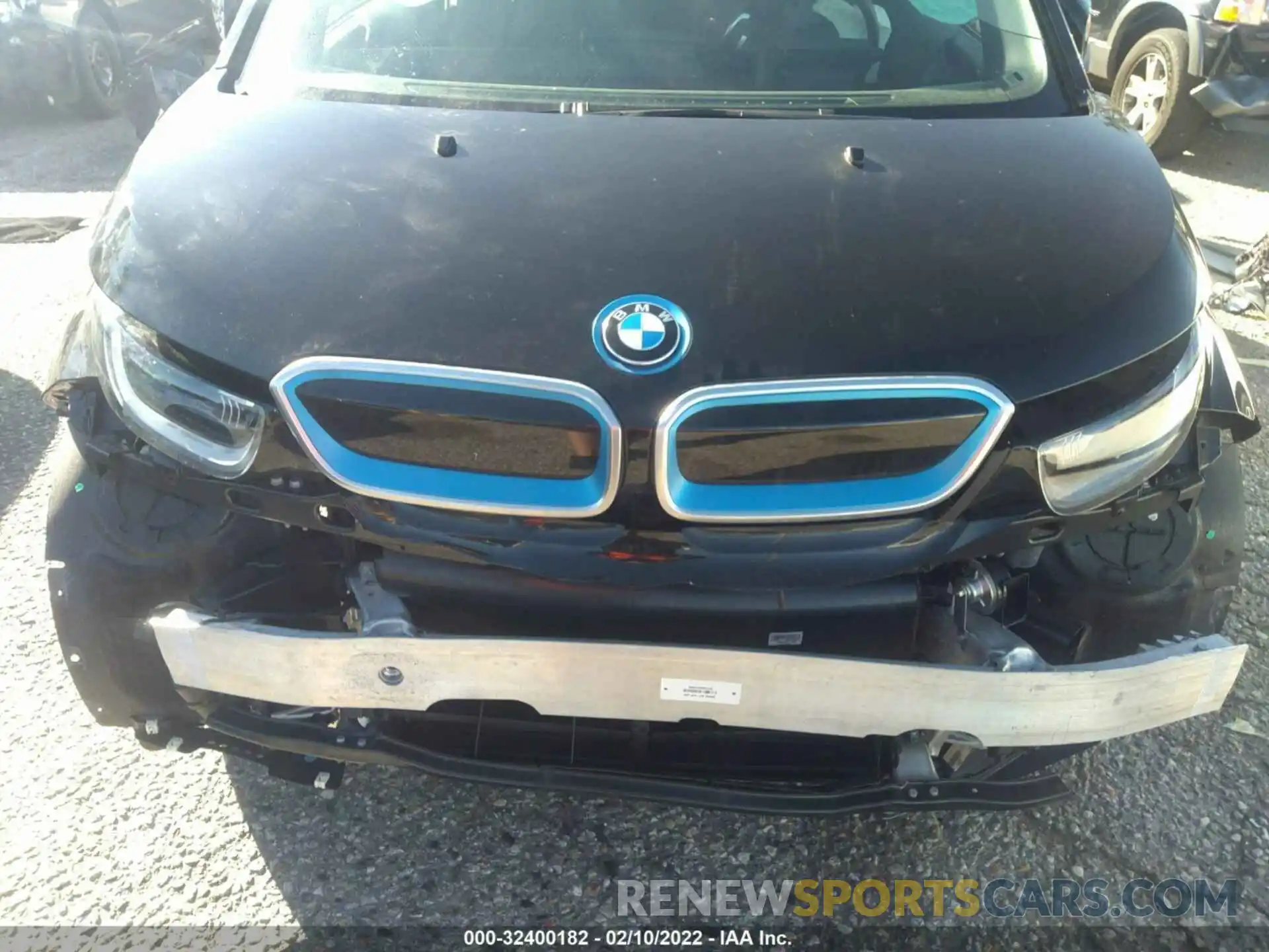 6 Photograph of a damaged car WBY8P2C09M7H63610 BMW I3 2021