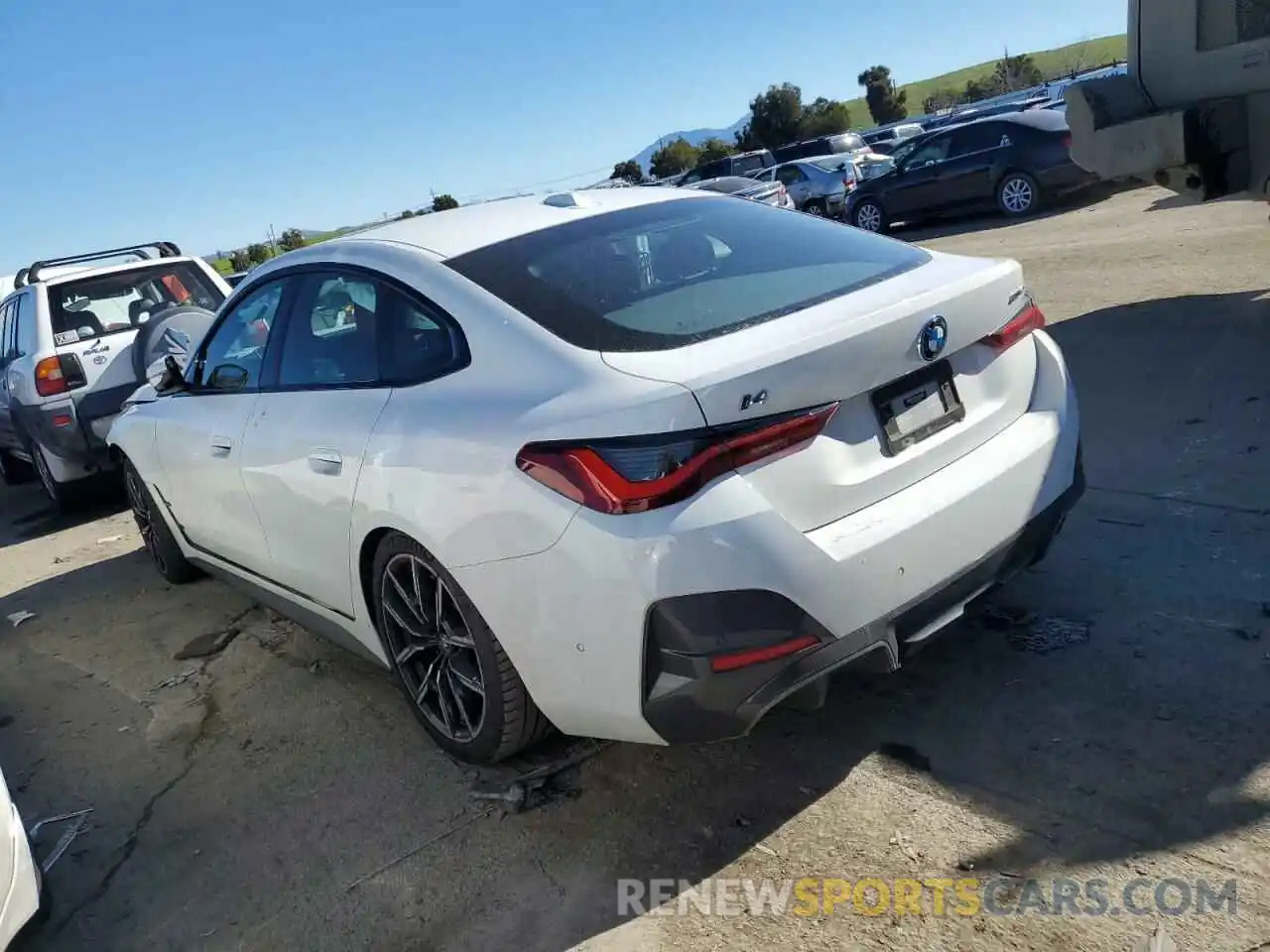 2 Photograph of a damaged car WBY73AW06NFN03540 BMW I4 EDRIVE4 2022