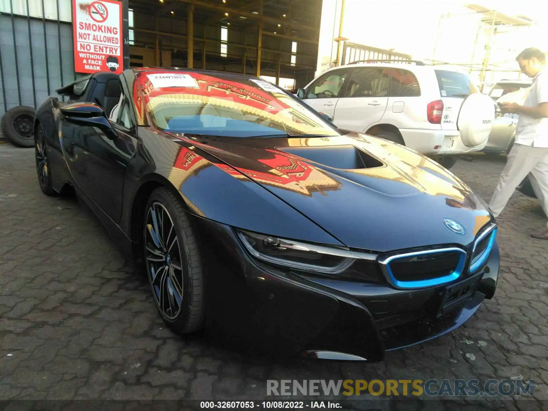 1 Фотография поврежденного автомобиля 00Y2Z6C55K7E36198 BMW I8 2019