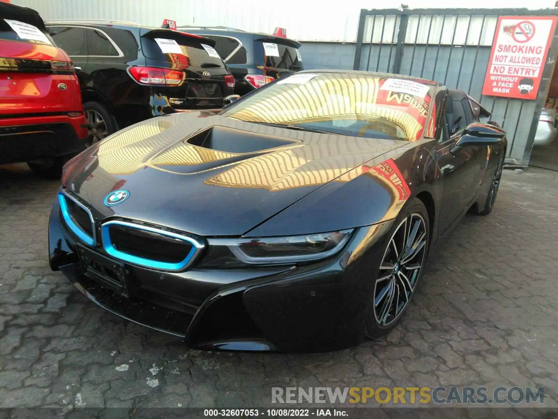 2 Фотография поврежденного автомобиля 00Y2Z6C55K7E36198 BMW I8 2019