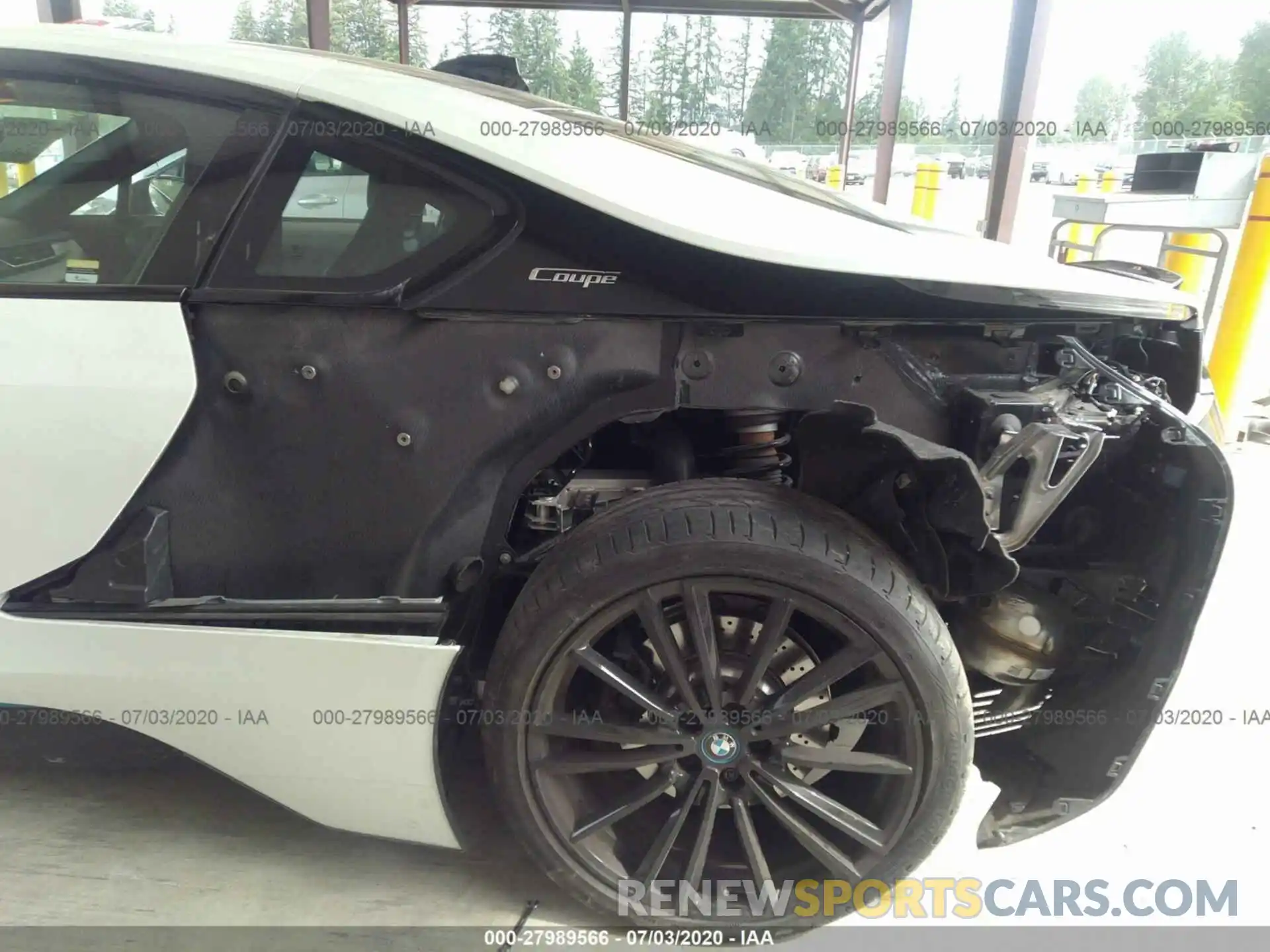 6 Photograph of a damaged car WBY2Z4C58KVB81949 BMW I8 2019