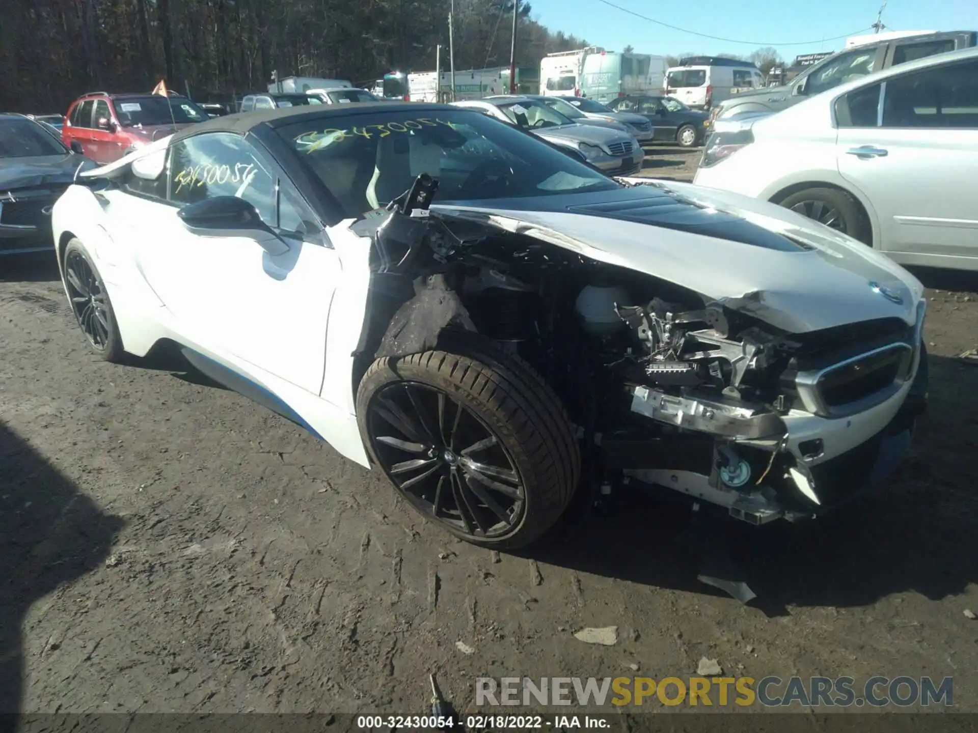 1 Photograph of a damaged car WBY2Z6C51K7E17373 BMW I8 2019