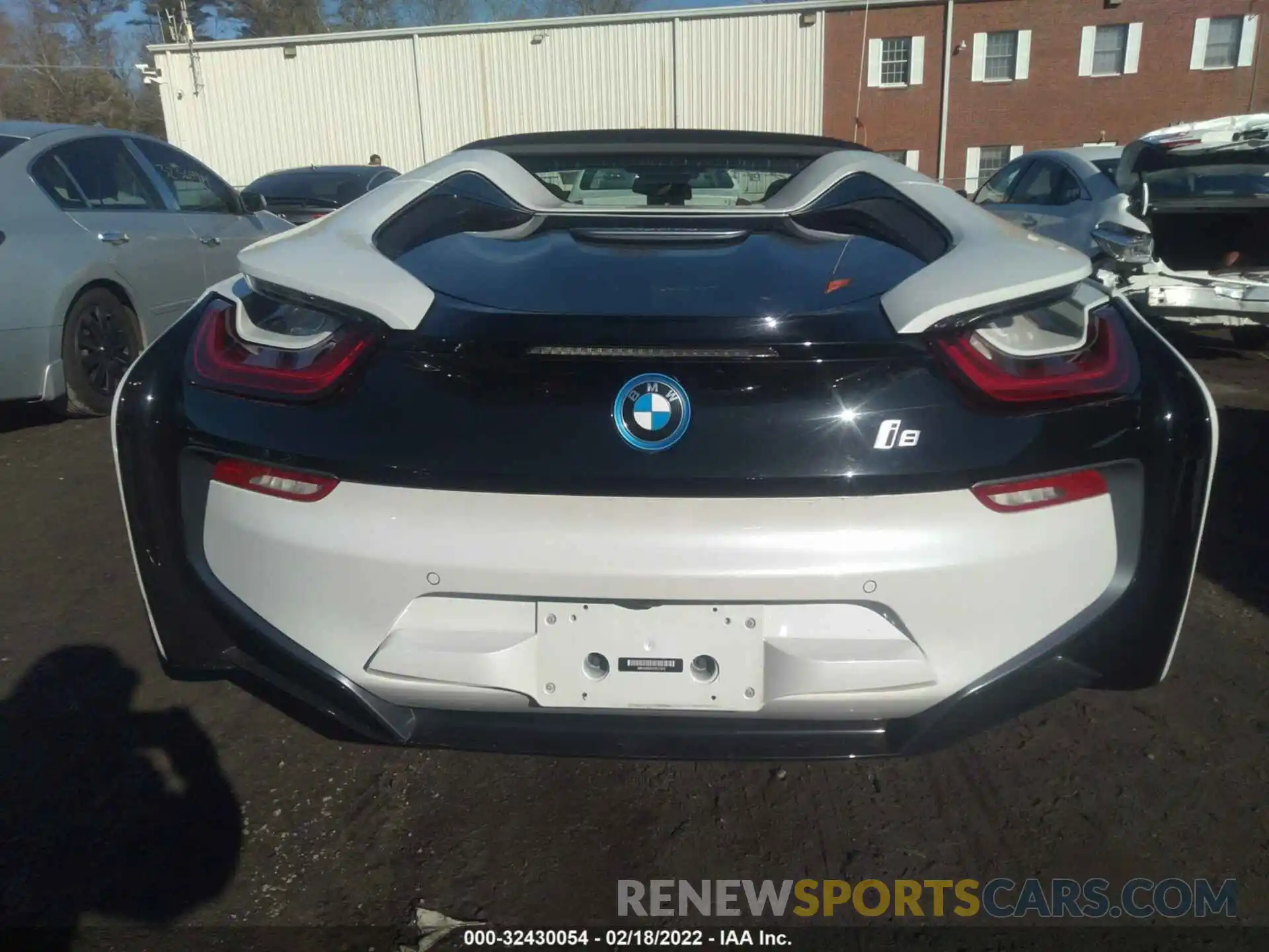 8 Photograph of a damaged car WBY2Z6C51K7E17373 BMW I8 2019