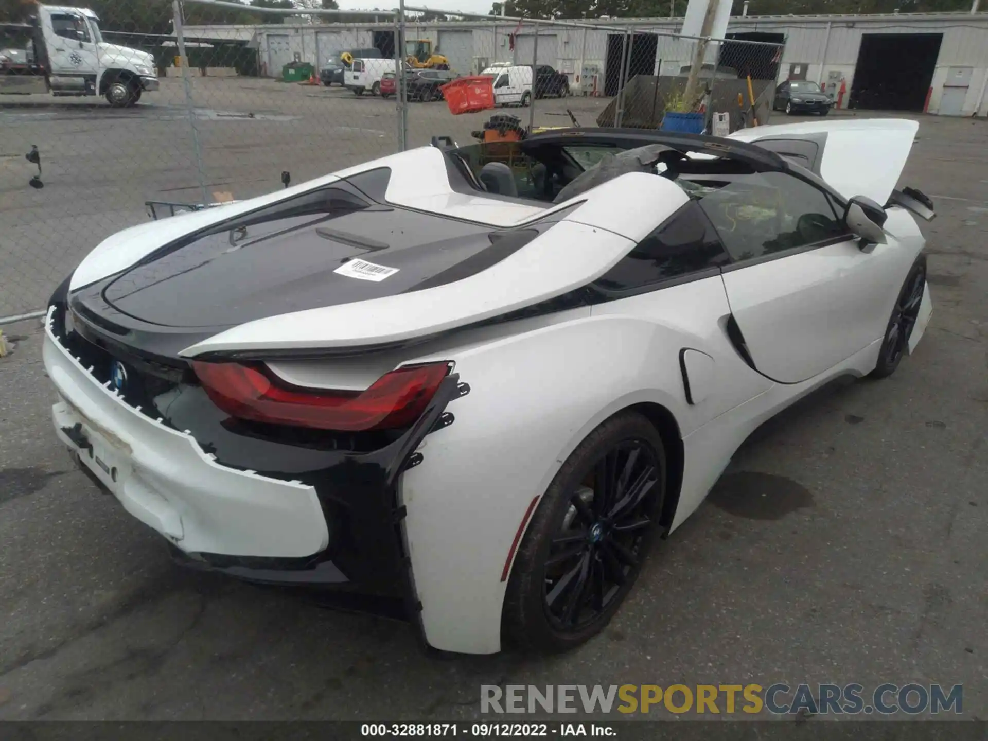 4 Фотография поврежденного автомобиля WBY2Z6C53K7D42725 BMW I8 2019