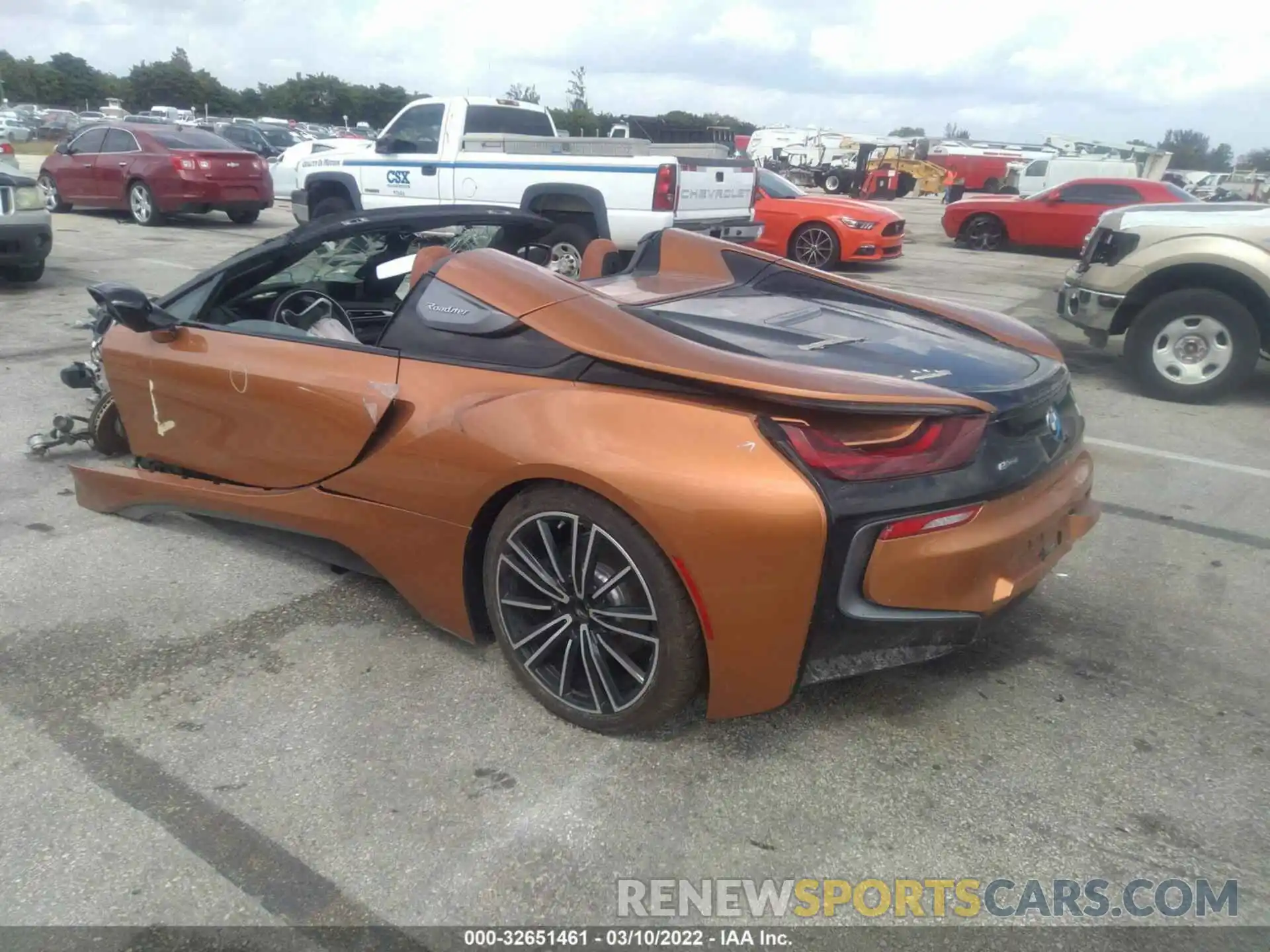 3 Photograph of a damaged car WBY2Z6C56KVB82996 BMW I8 2019