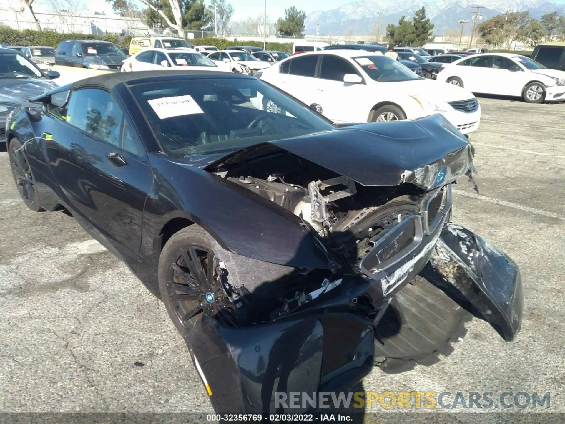 1 Photograph of a damaged car WBY2Z6C56KVG97836 BMW I8 2019