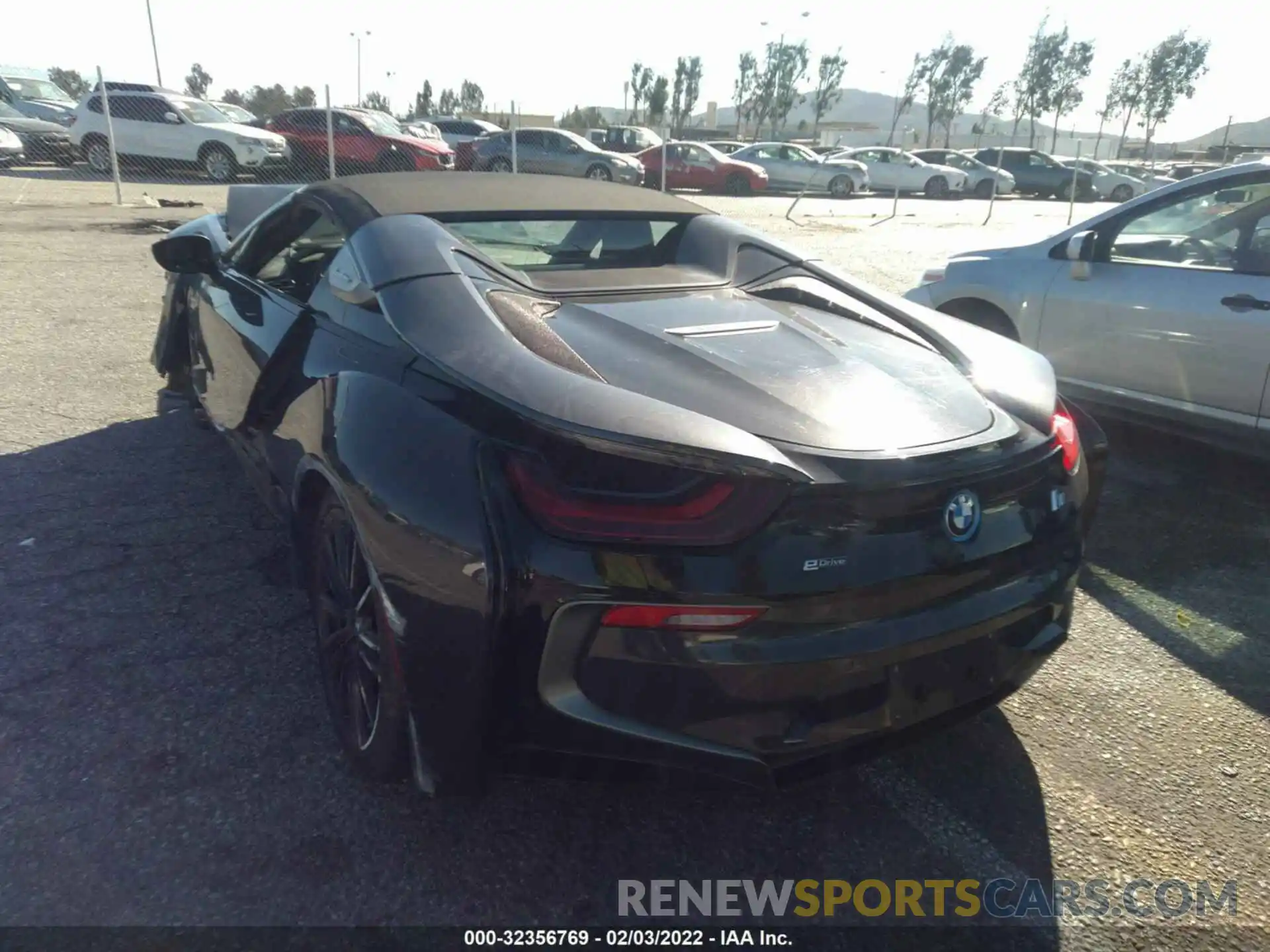 3 Photograph of a damaged car WBY2Z6C56KVG97836 BMW I8 2019