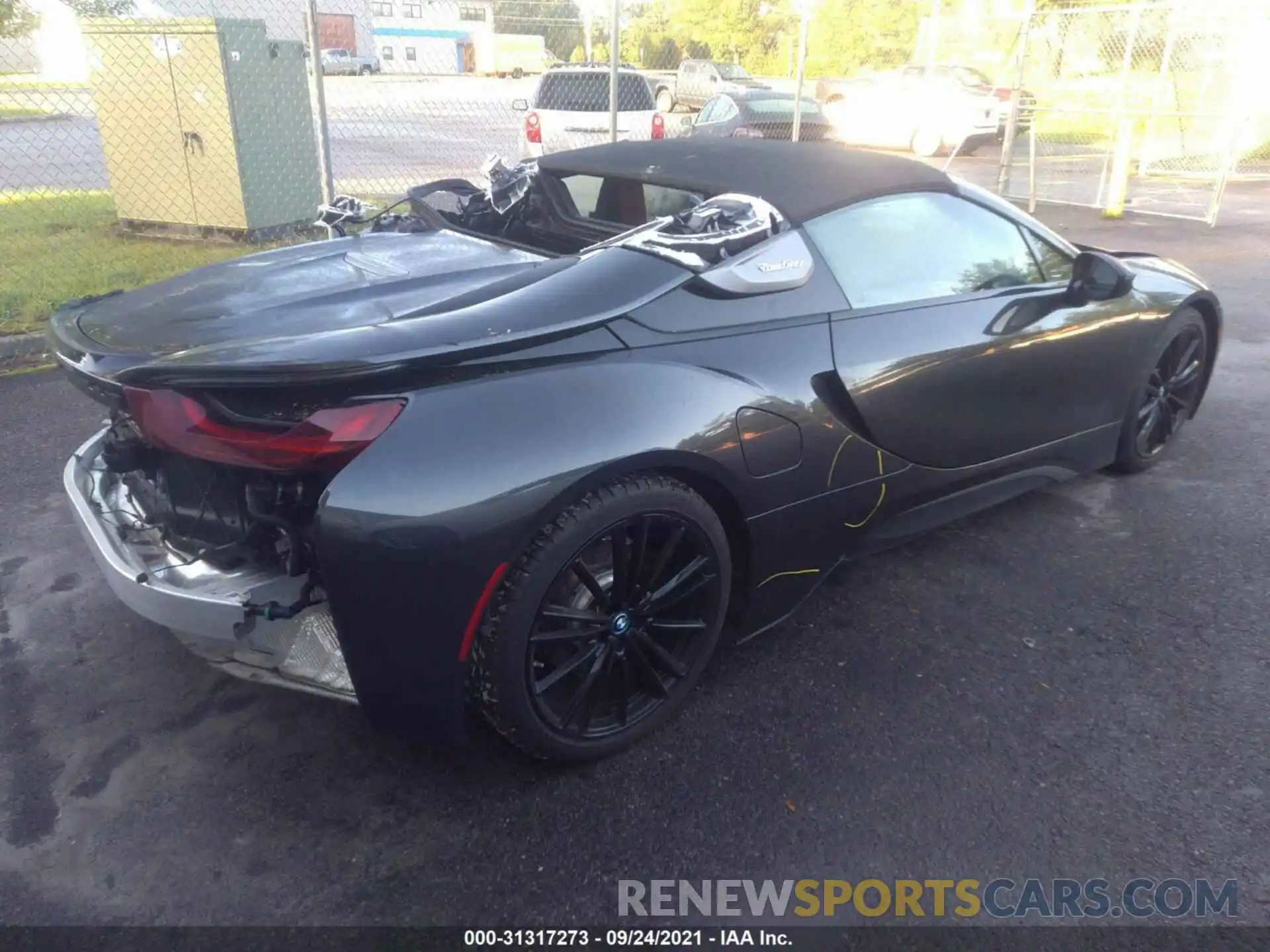 4 Photograph of a damaged car WBY2Z6C58K7D82475 BMW I8 2019