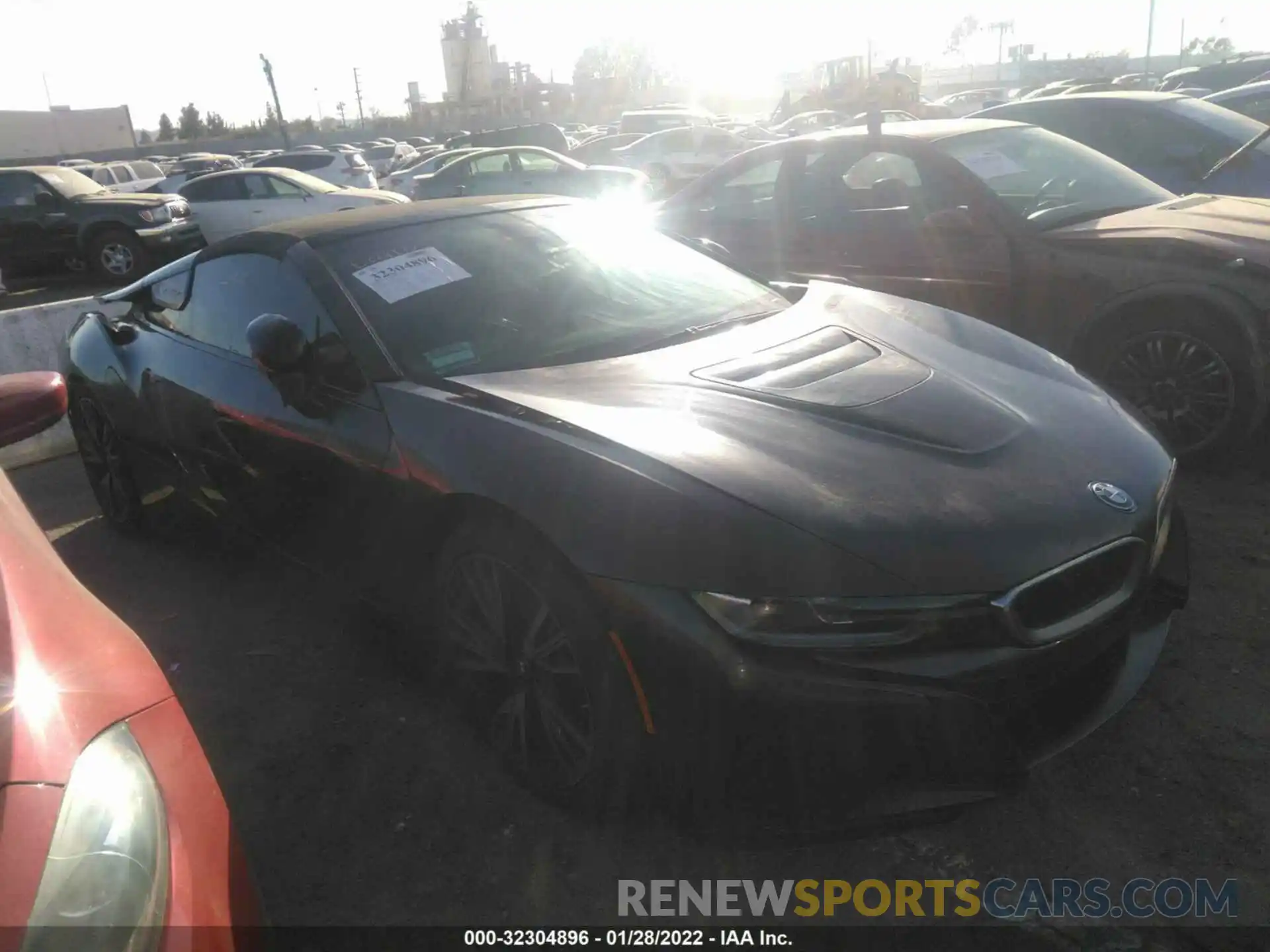 1 Photograph of a damaged car WBY2Z6C5XK7D87788 BMW I8 2019