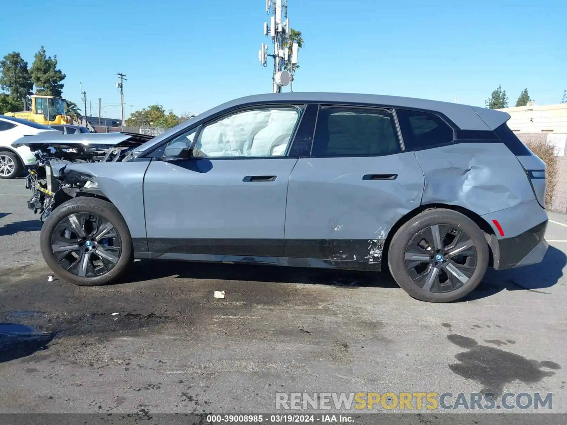 15 Photograph of a damaged car WB523CF03PCM03130 BMW IX 2023