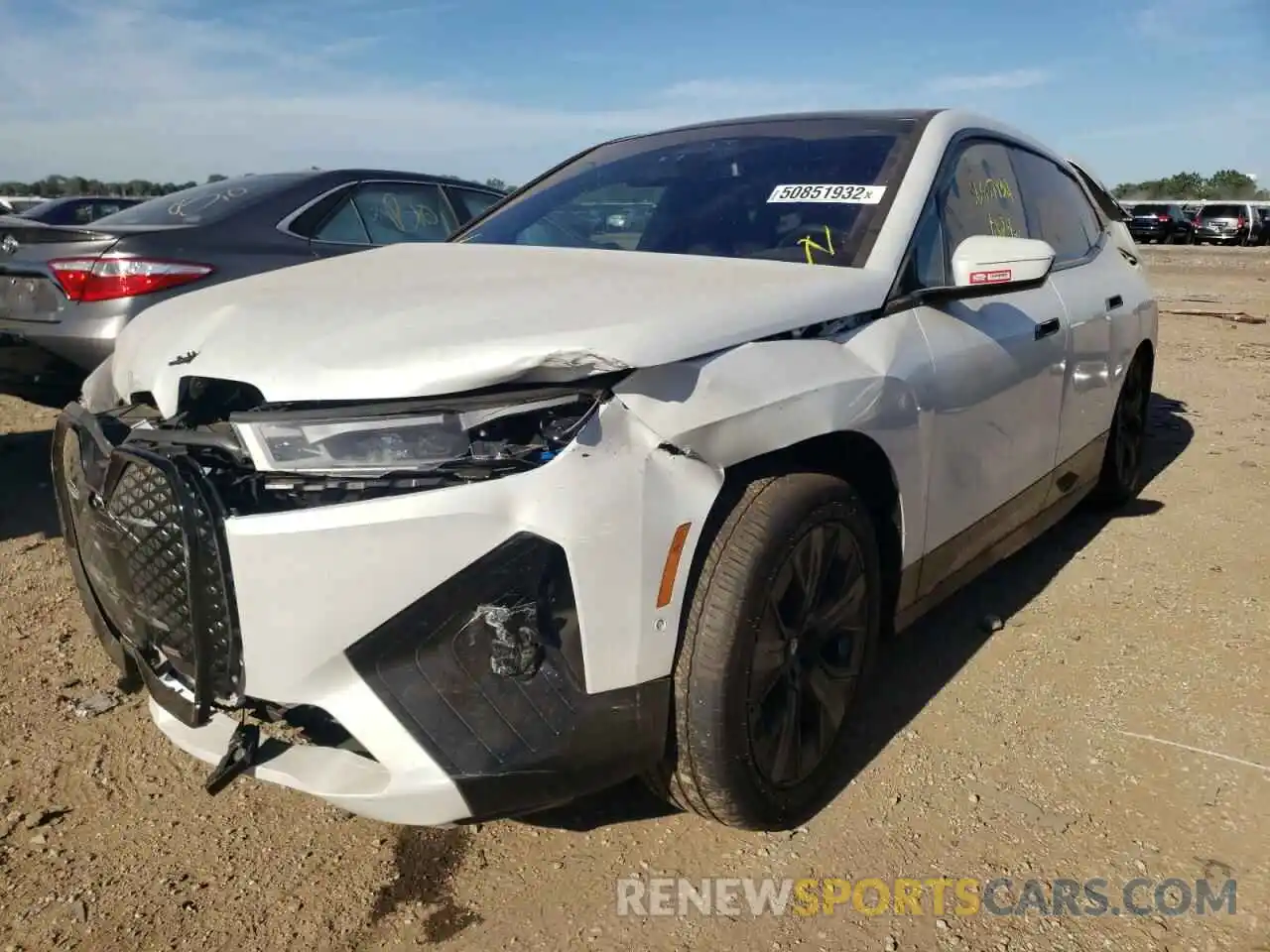 2 Photograph of a damaged car WB523CF00NCK30647 BMW IX XDRIVE5 2022