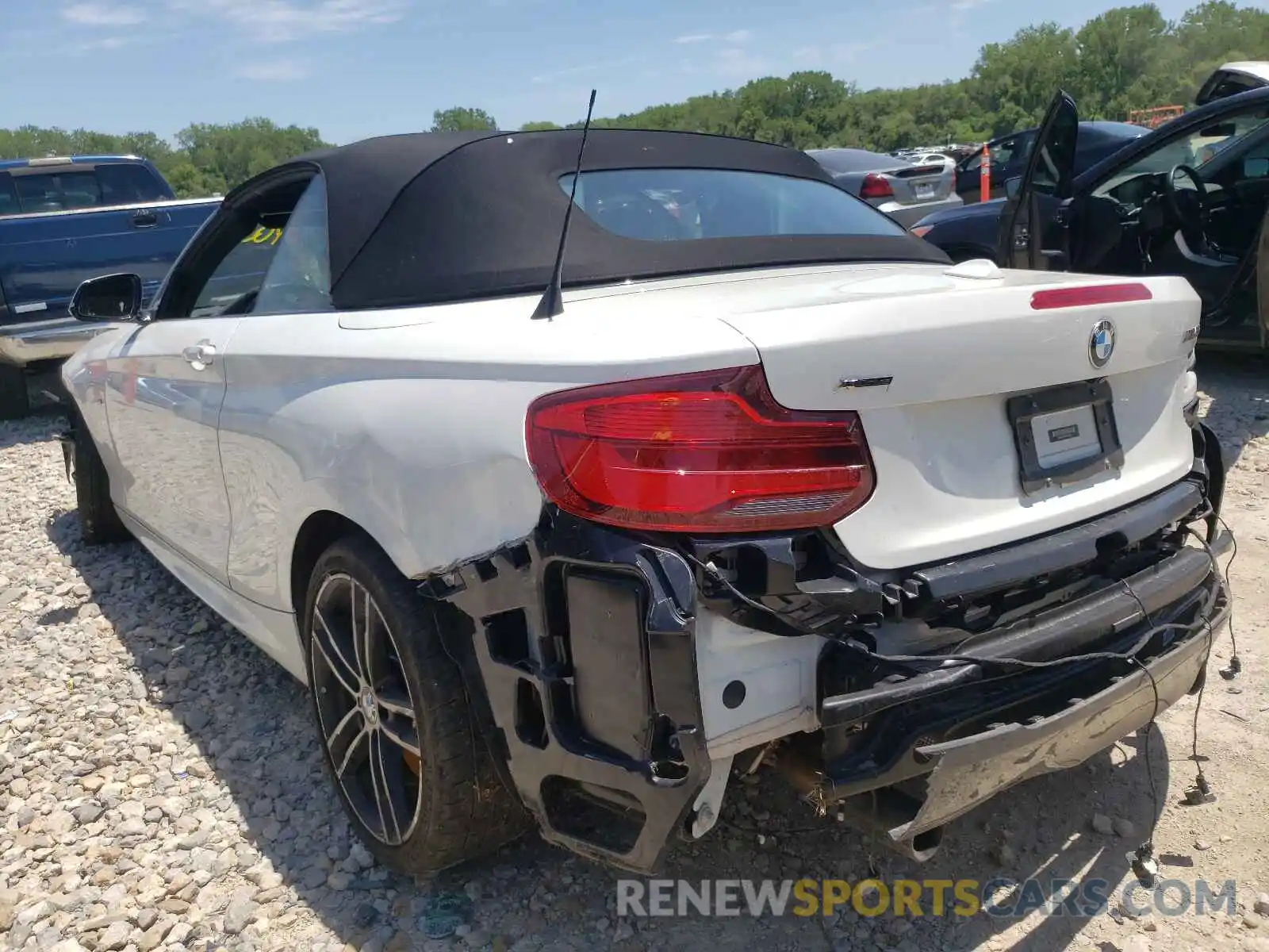 3 Photograph of a damaged car WBA2N3C59KVE46253 BMW M2 2019