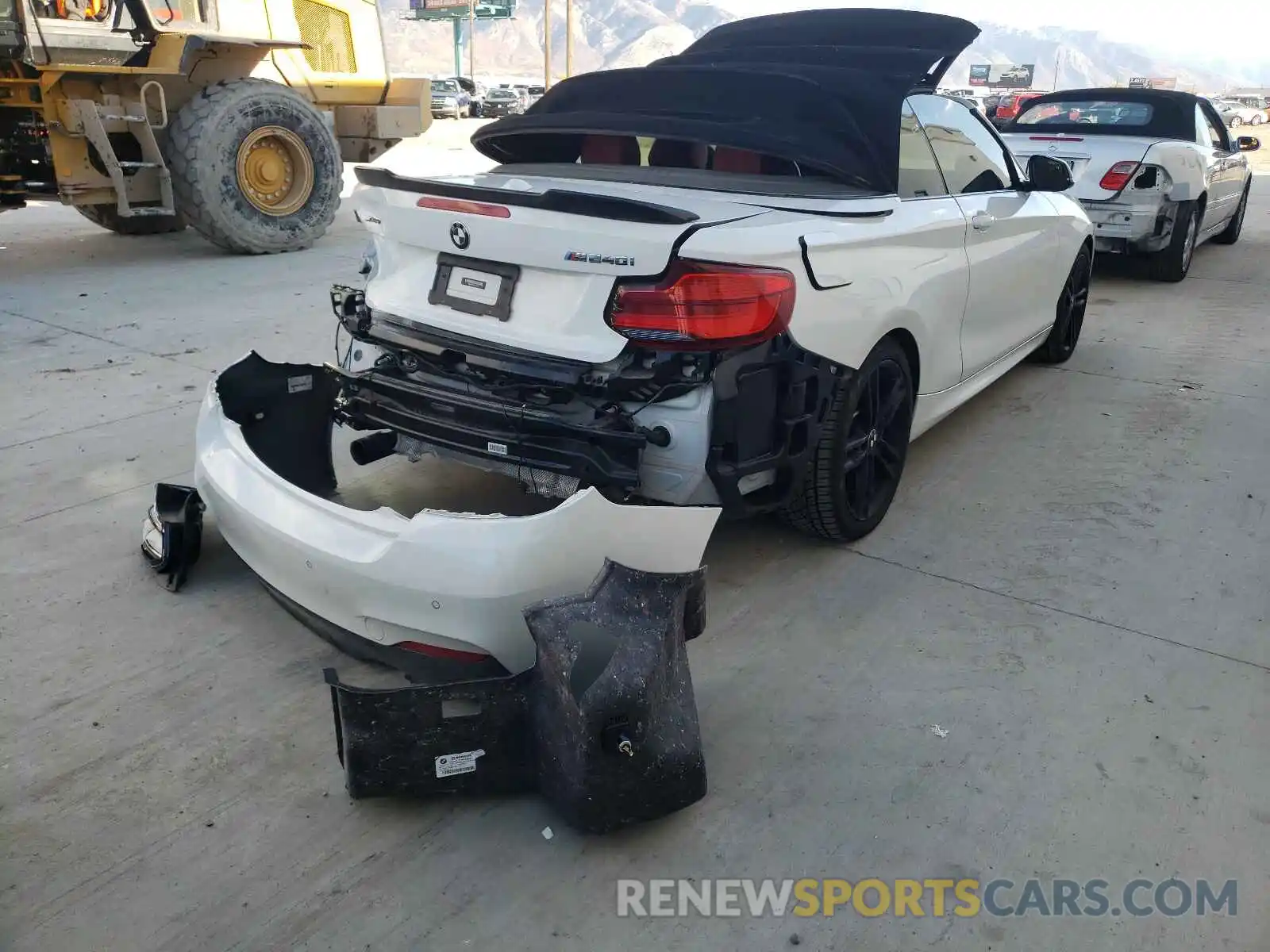 4 Photograph of a damaged car WBA2N3C5XKVJ57332 BMW M2 2019