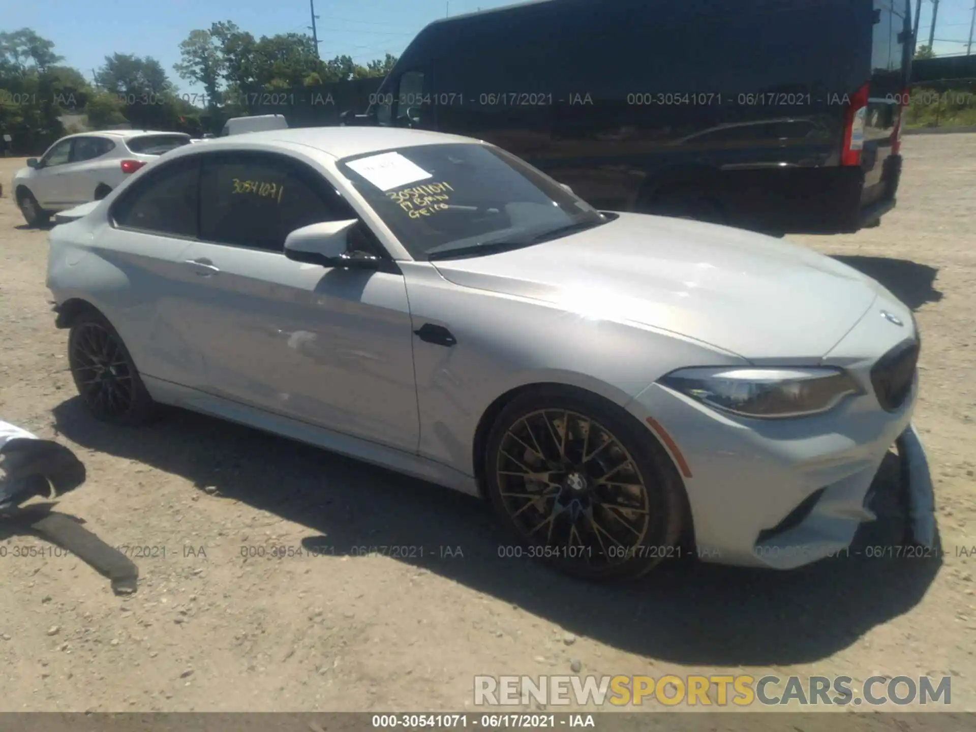 1 Photograph of a damaged car WBS2U7C51K7D01217 BMW M2 2019