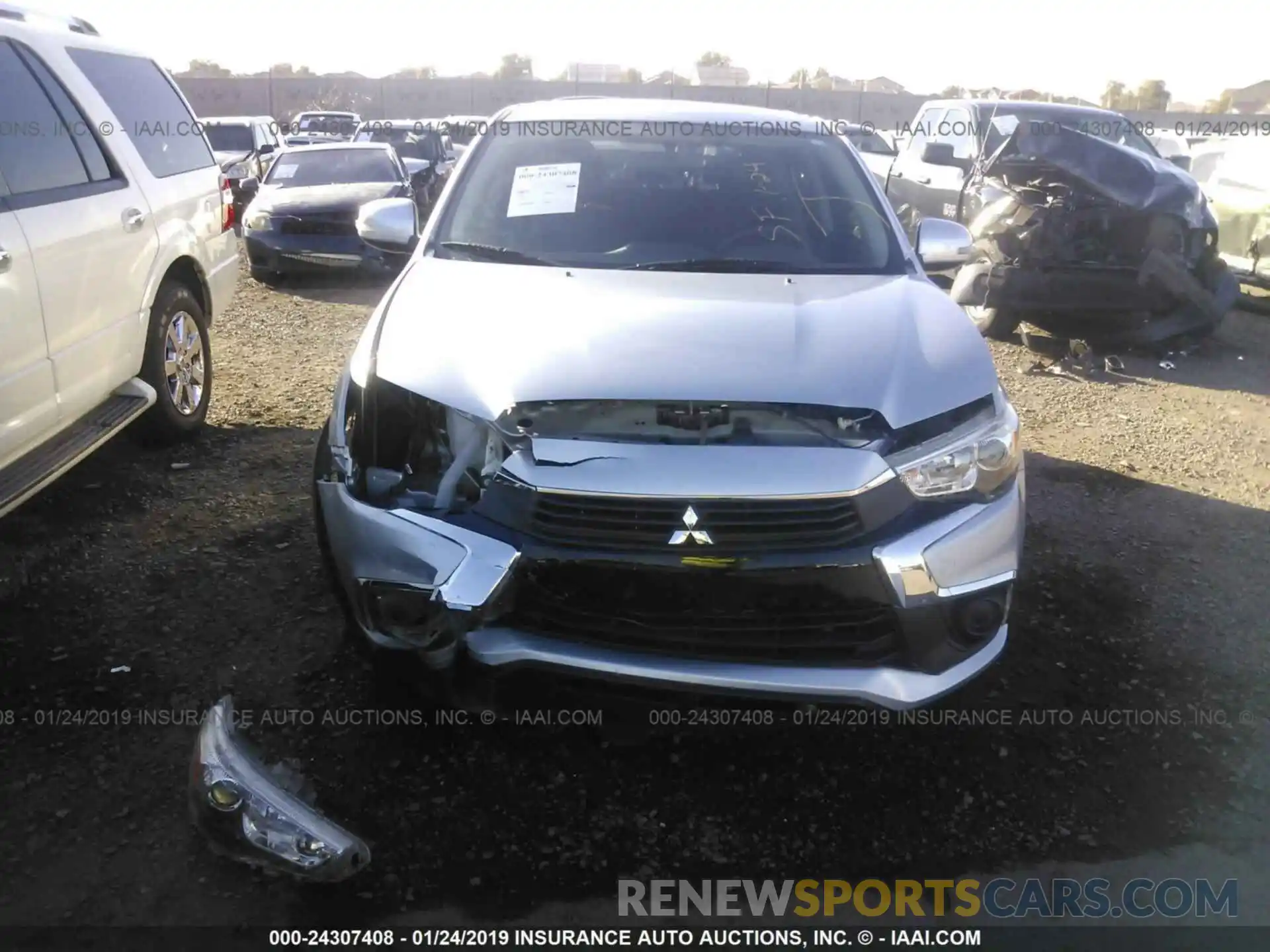 6 Photograph of a damaged car WBS2U7C52KVB09073 BMW M2 2019