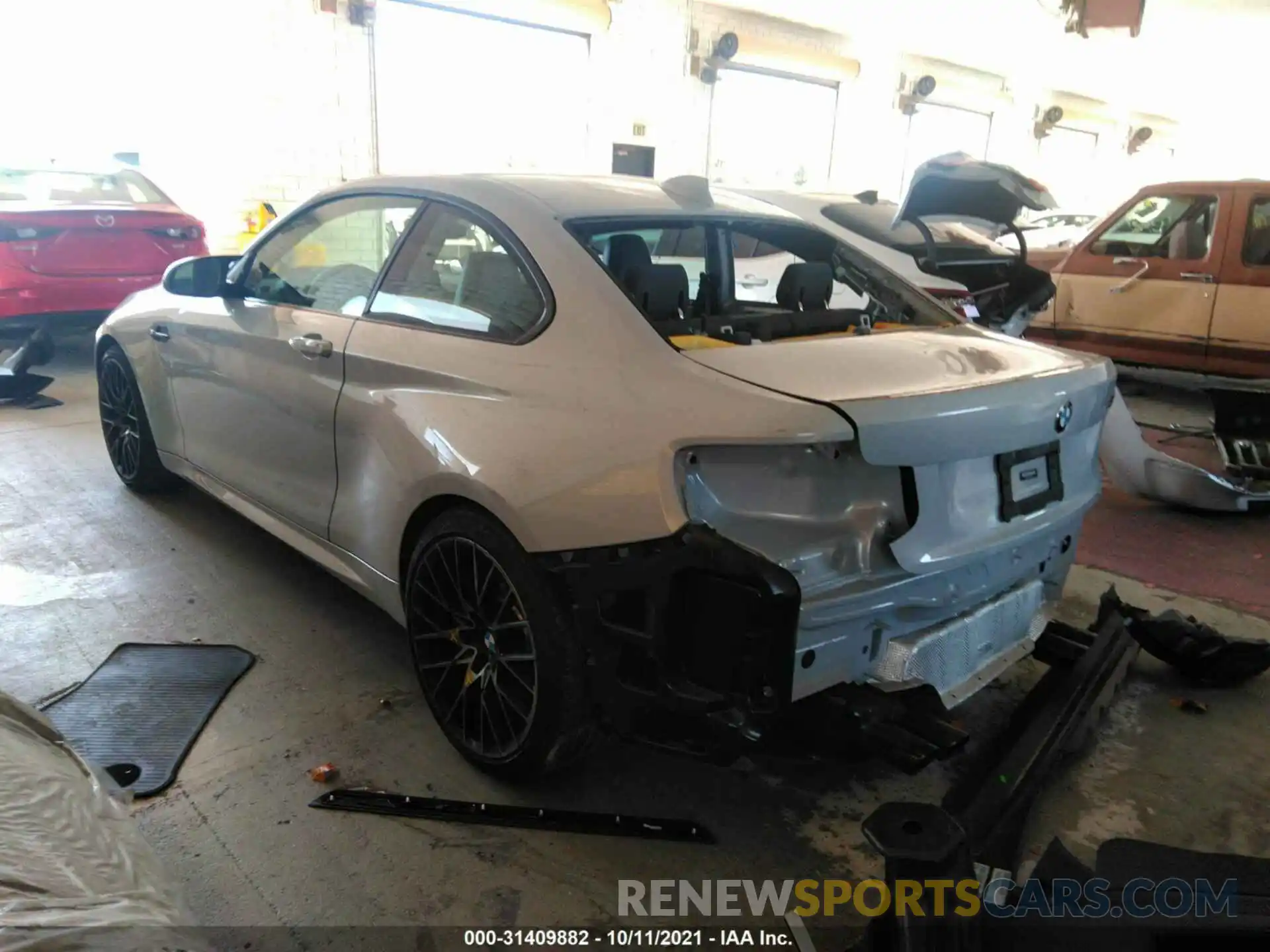 3 Photograph of a damaged car WBS2U7C53K7D17256 BMW M2 2019