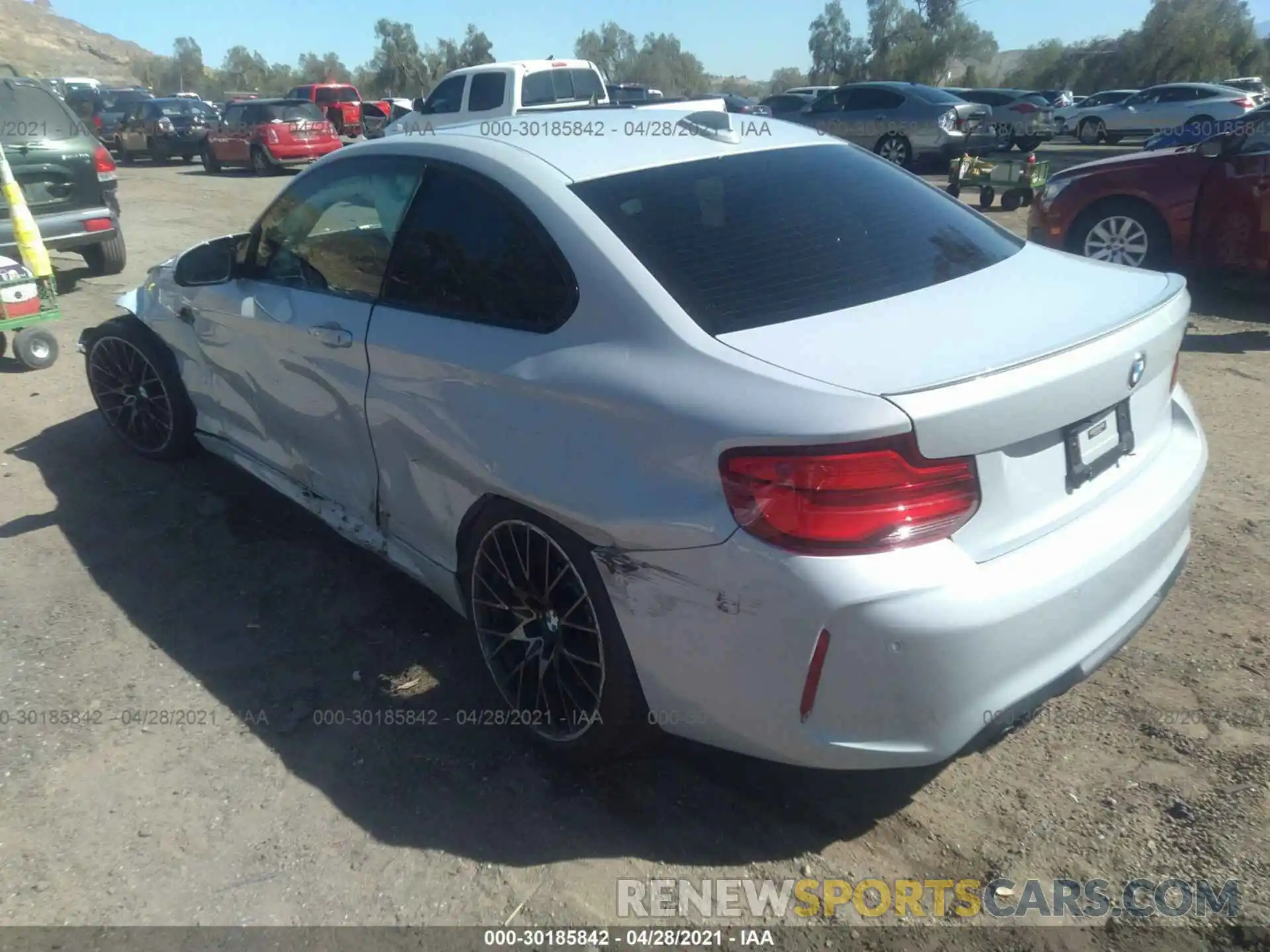 3 Photograph of a damaged car WBS2U7C56KVB09223 BMW M2 2019