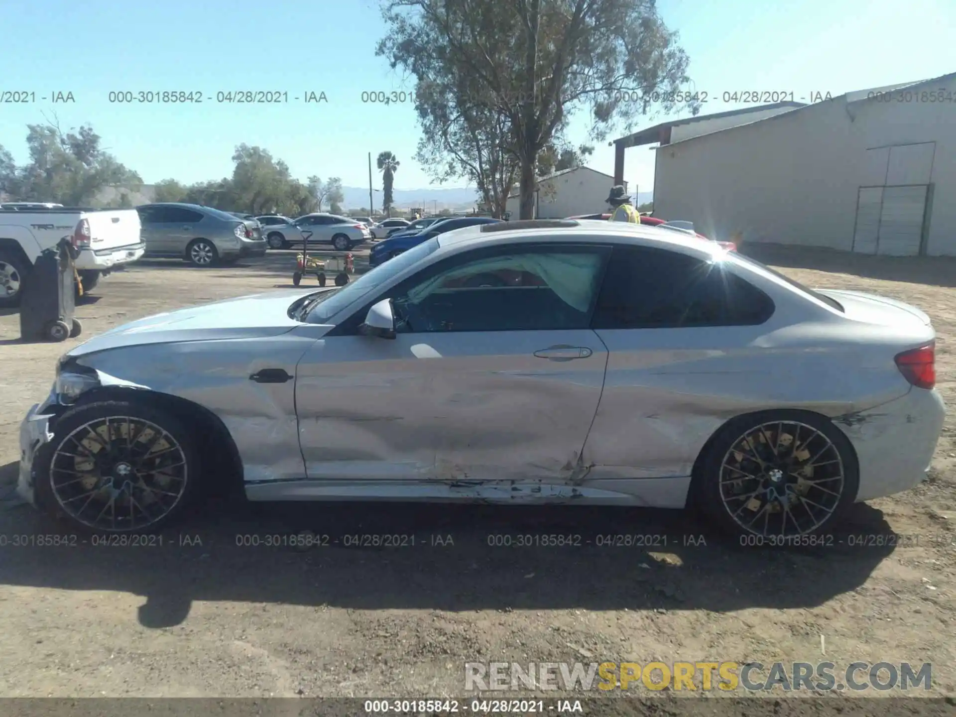 6 Photograph of a damaged car WBS2U7C56KVB09223 BMW M2 2019