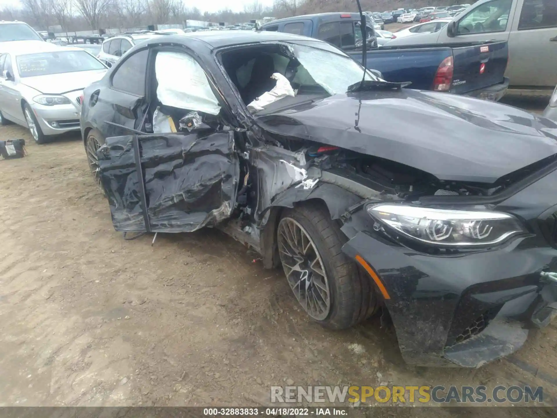 6 Photograph of a damaged car WBS2U7C57KVJ07736 BMW M2 2019