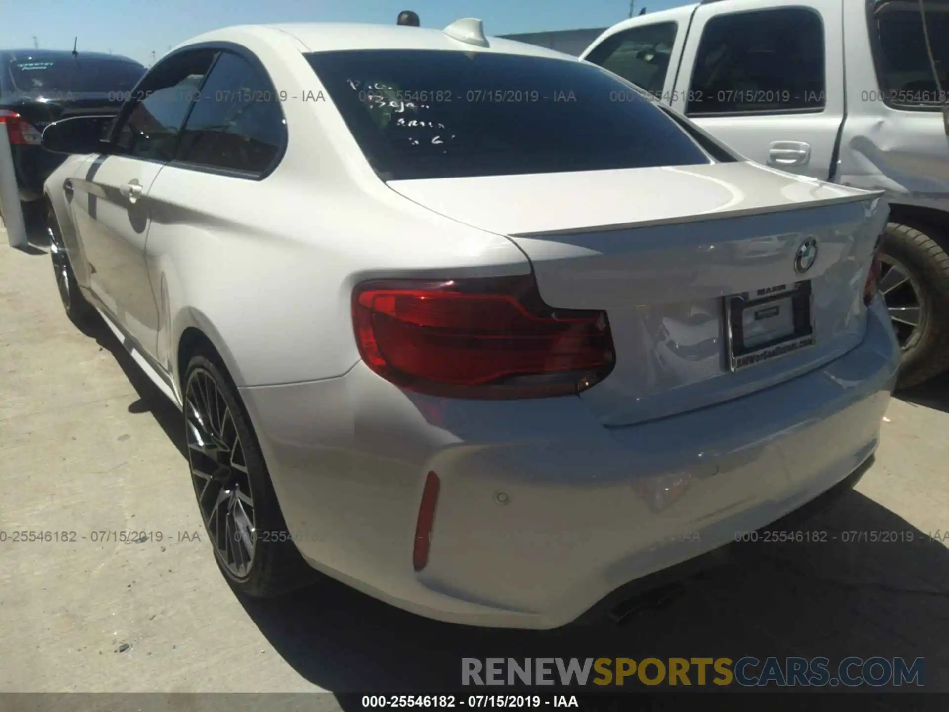 3 Photograph of a damaged car WBS2U7C59KVJ07513 BMW M2 2019