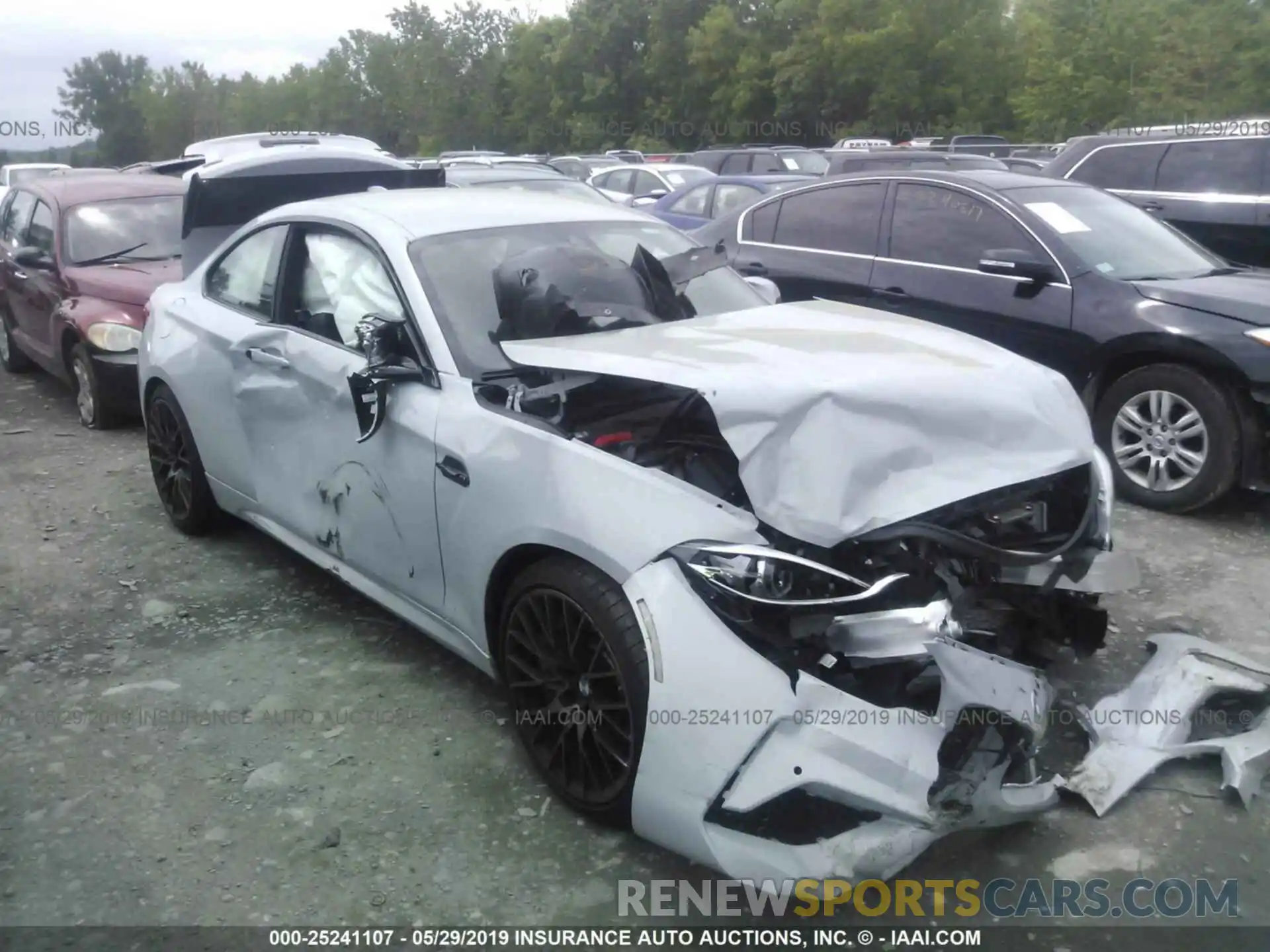 1 Photograph of a damaged car WBS2U7C5XKVJ07455 BMW M2 2019
