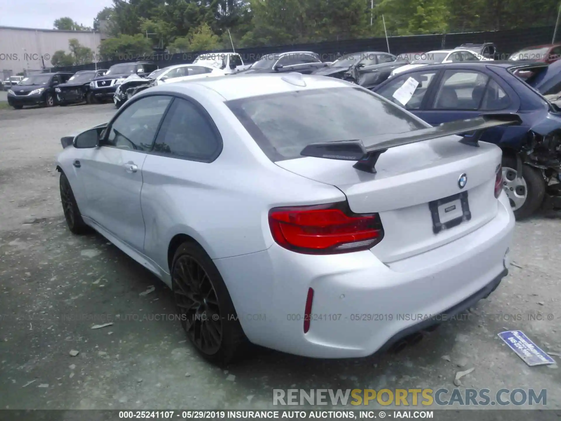 3 Photograph of a damaged car WBS2U7C5XKVJ07455 BMW M2 2019