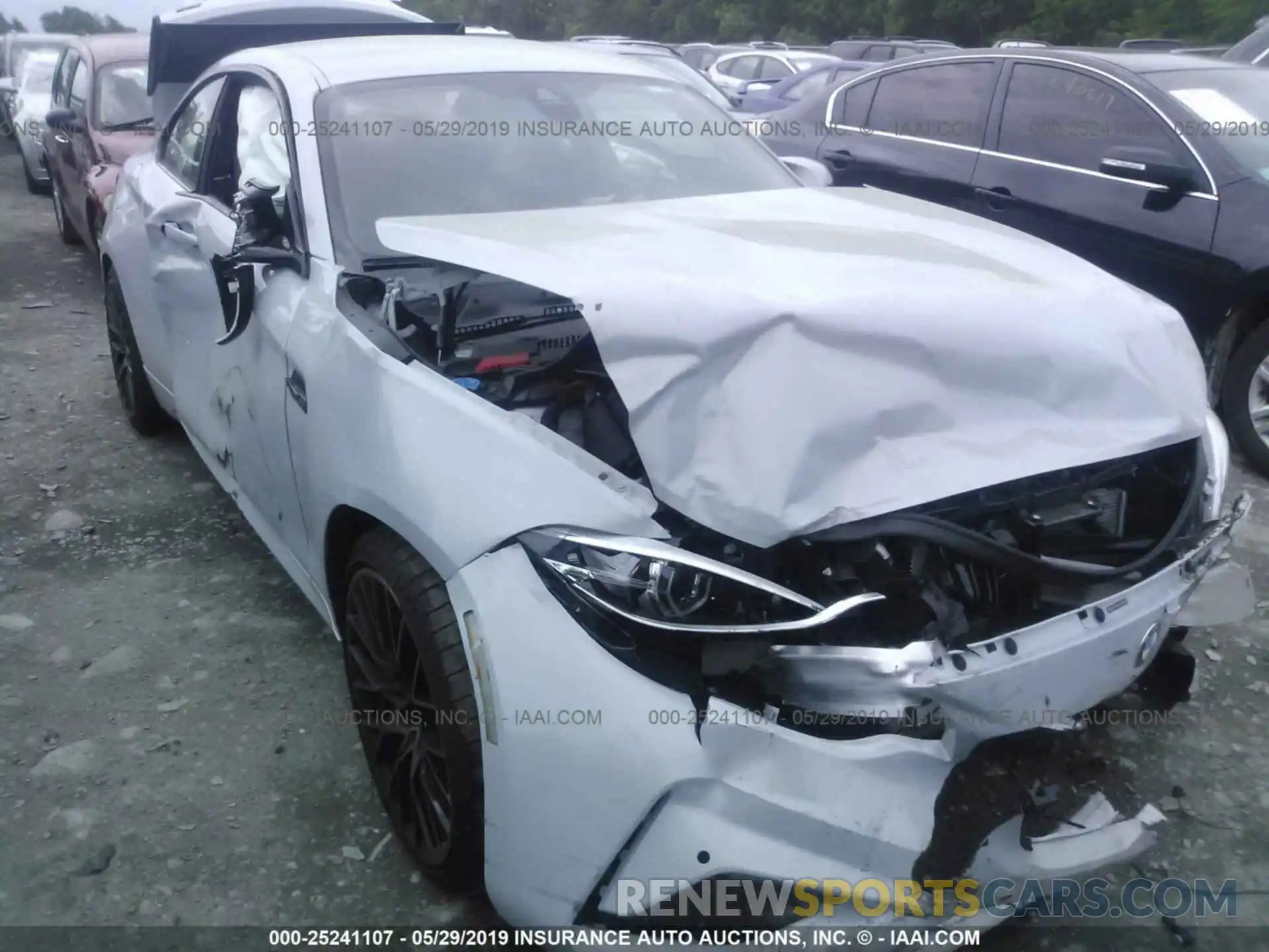 6 Photograph of a damaged car WBS2U7C5XKVJ07455 BMW M2 2019