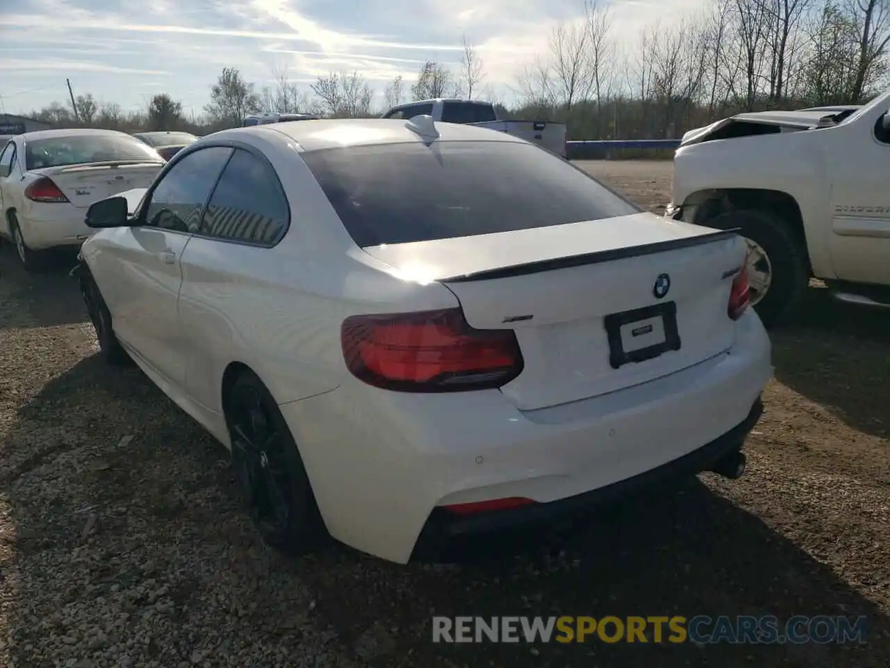 3 Photograph of a damaged car WBA2J7C04L7E45587 BMW M2 2020