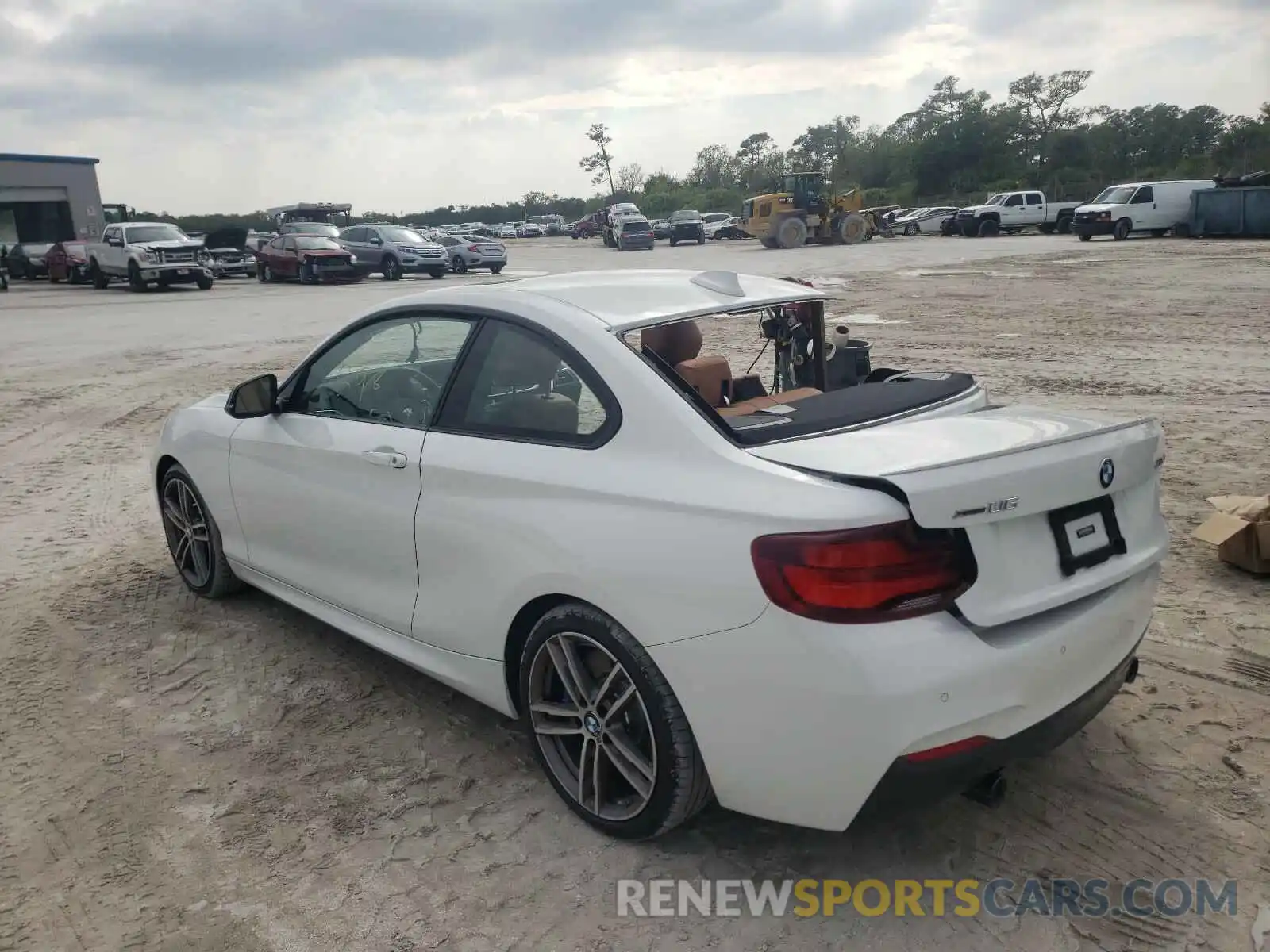 3 Photograph of a damaged car WBA2J7C09L7E79489 BMW M2 2020