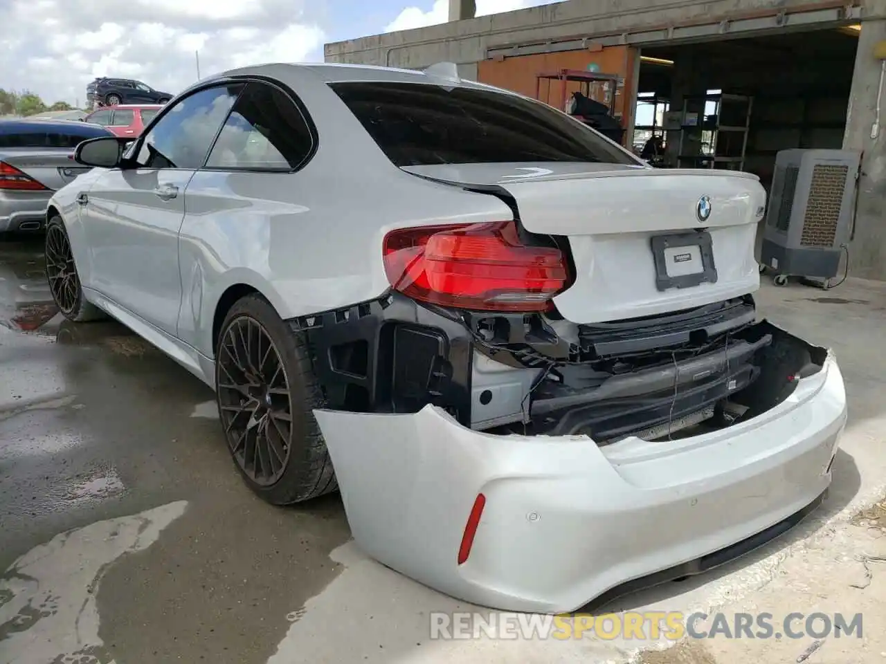 3 Photograph of a damaged car WBS2U7C00L7D69580 BMW M2 2020